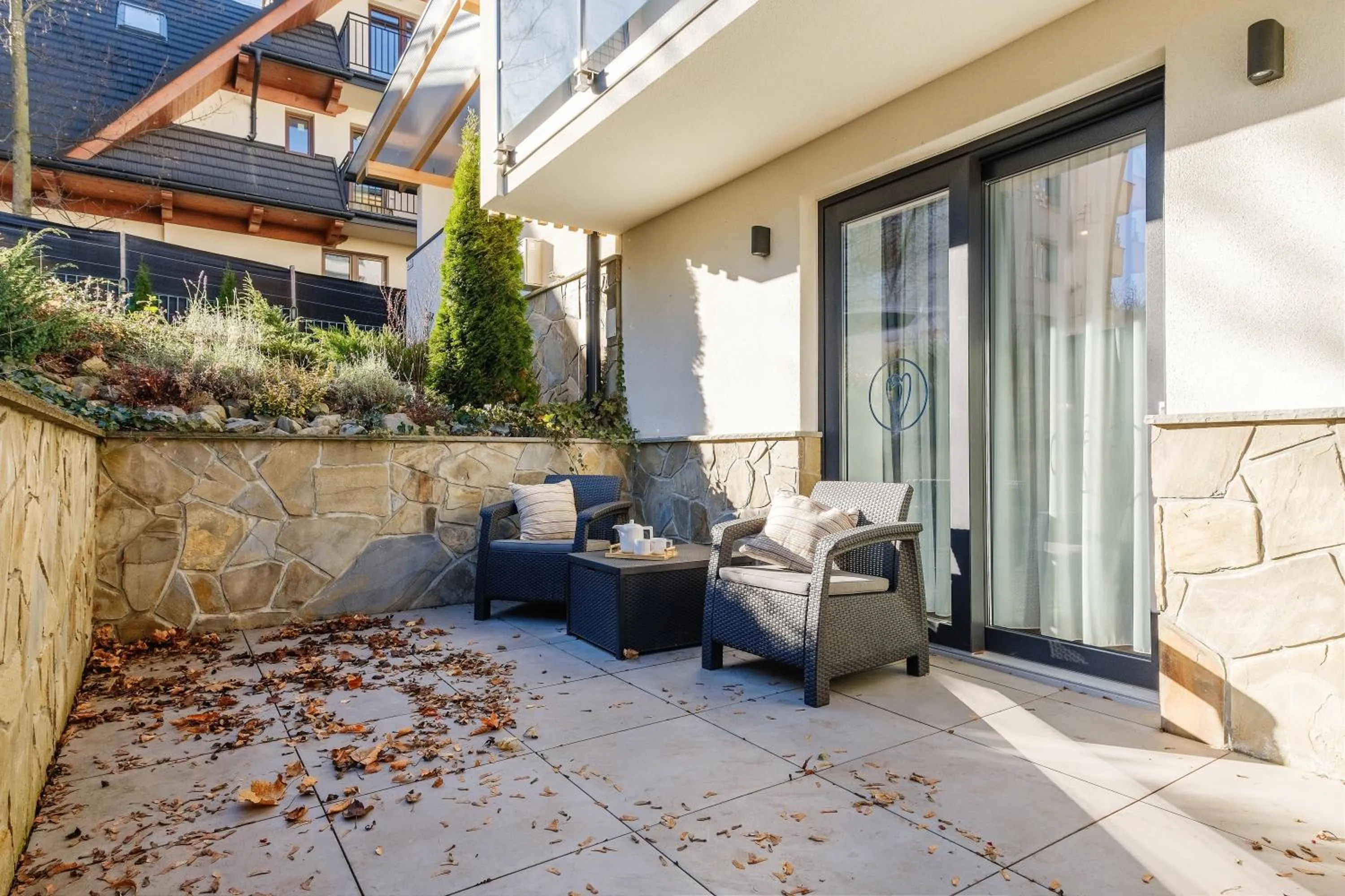 Property building in REZYDENCJA ORNAK 5 - stylowe apartamenty z balkonami i jacuzzi, 5 min pieszo do Krupówek, IZBY PODHALAŃSKIE
