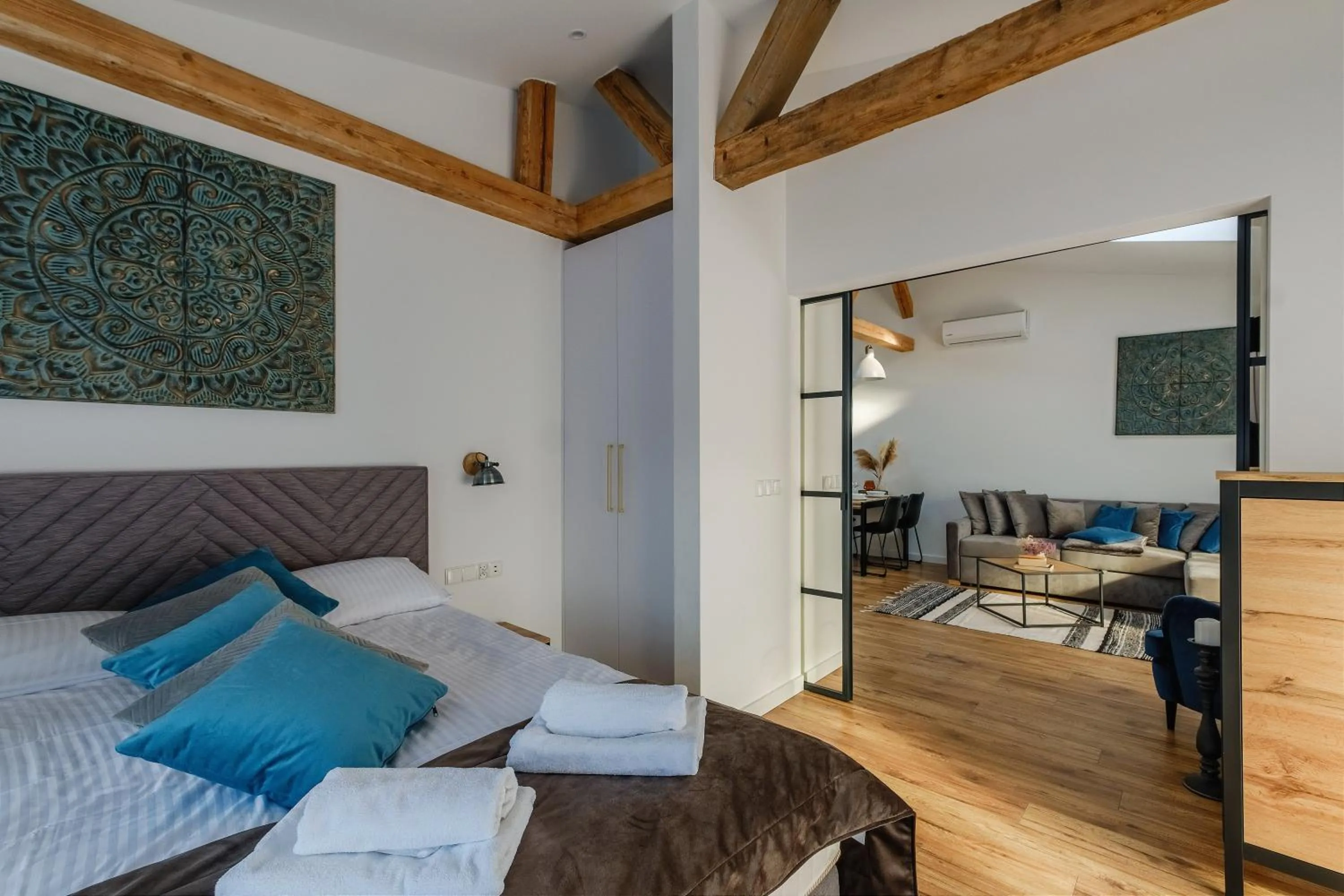 Bed in REZYDENCJA ORNAK 5 - stylowe apartamenty z balkonami i jacuzzi, 5 min pieszo do Krupówek, IZBY PODHALAŃSKIE