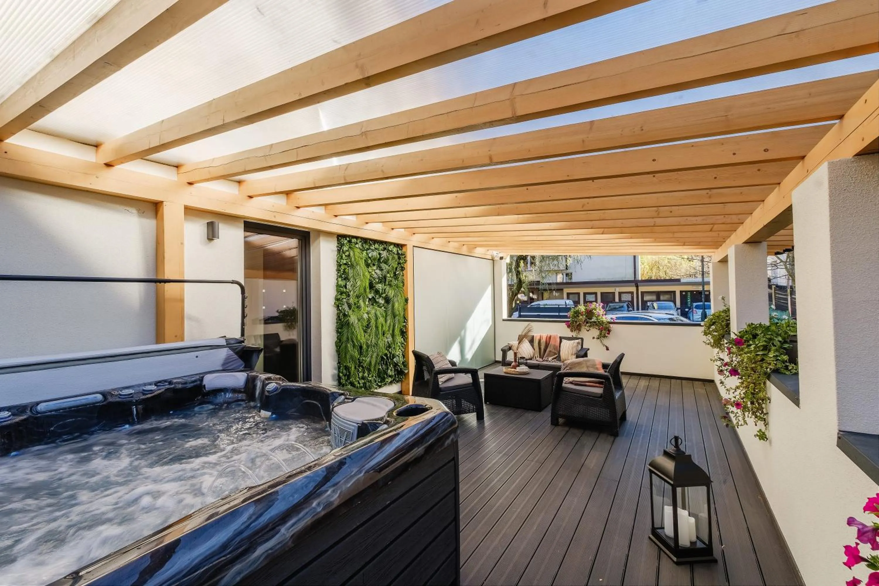 Hot Tub in REZYDENCJA ORNAK 5 - stylowe apartamenty z balkonami i jacuzzi, 5 min pieszo do Krupówek, IZBY PODHALAŃSKIE
