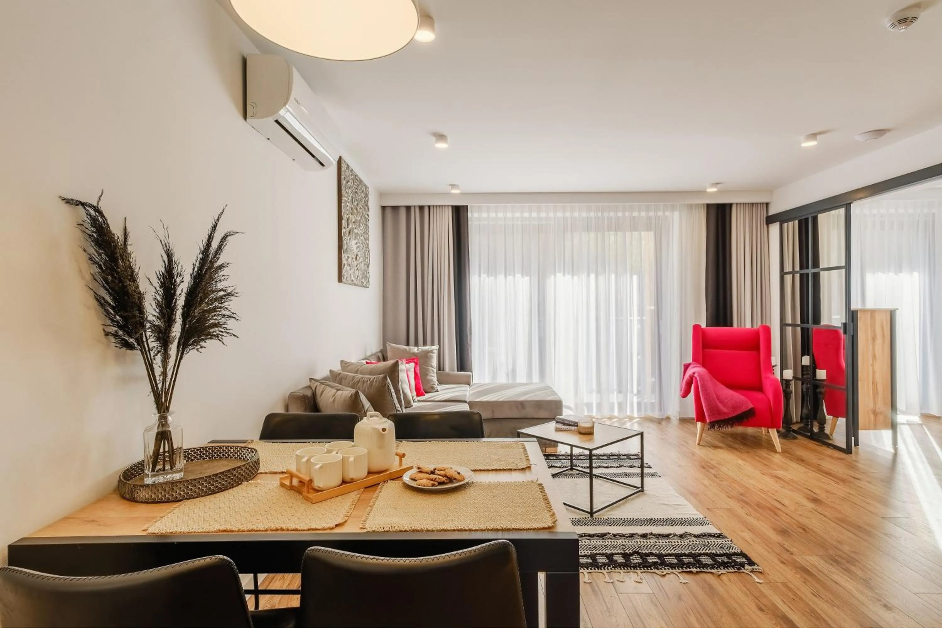 Living room in REZYDENCJA ORNAK 5 - stylowe apartamenty z balkonami i jacuzzi, 5 min pieszo do Krupówek, IZBY PODHALAŃSKIE