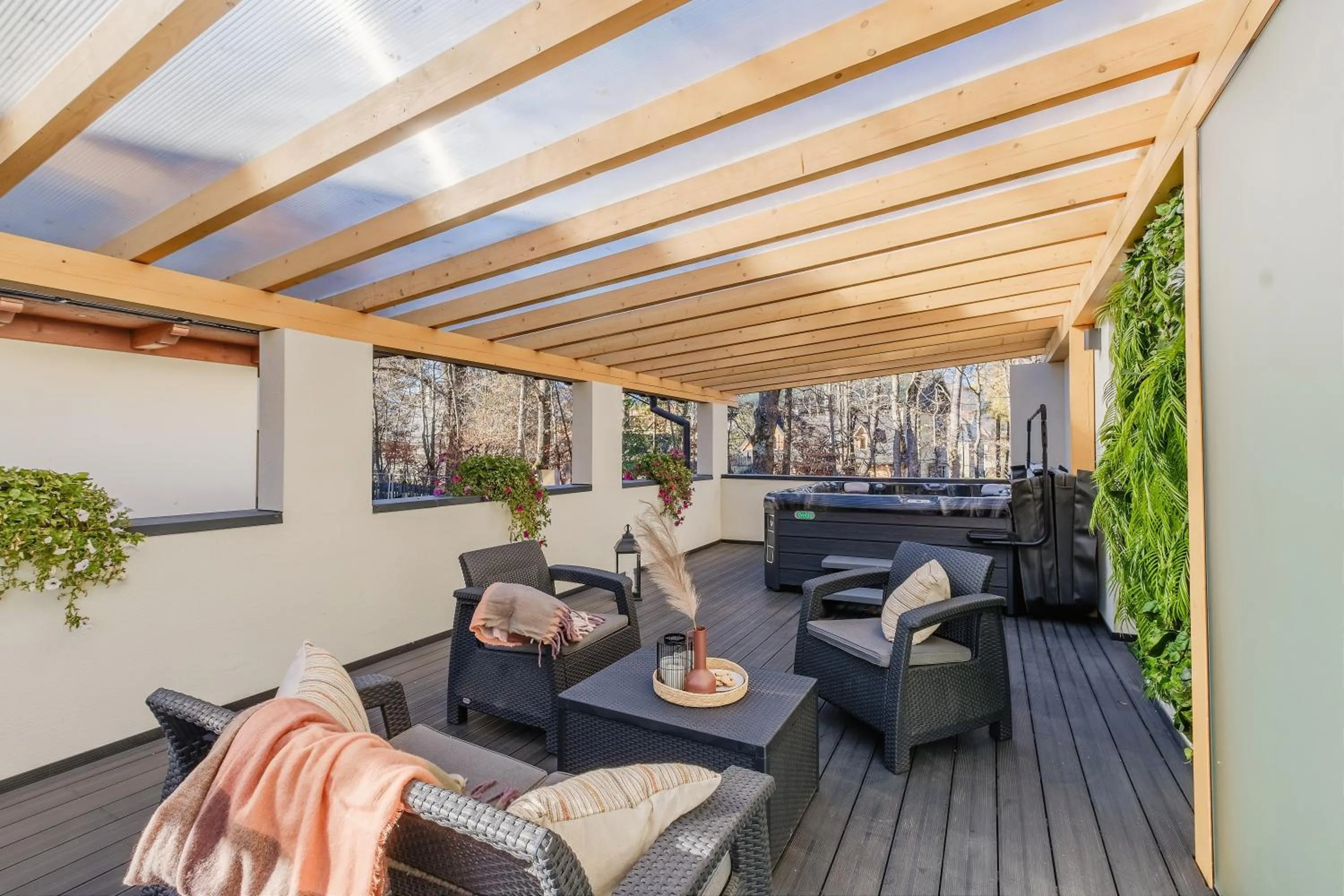 Patio in REZYDENCJA ORNAK 5 - stylowe apartamenty z balkonami i jacuzzi, 5 min pieszo do Krupówek, IZBY PODHALAŃSKIE
