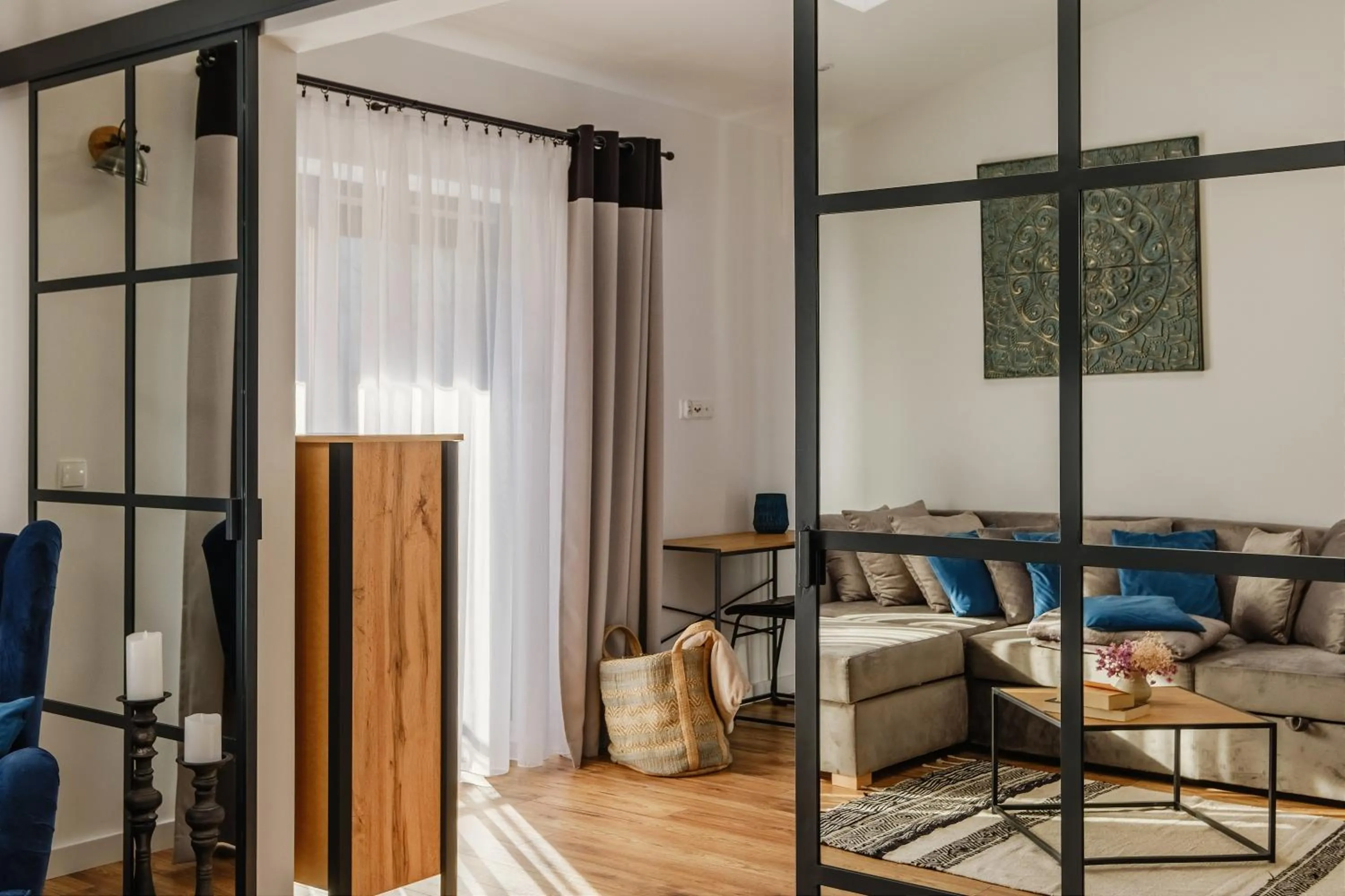 Living room in REZYDENCJA ORNAK 5 - stylowe apartamenty z balkonami i jacuzzi, 5 min pieszo do Krupówek, IZBY PODHALAŃSKIE