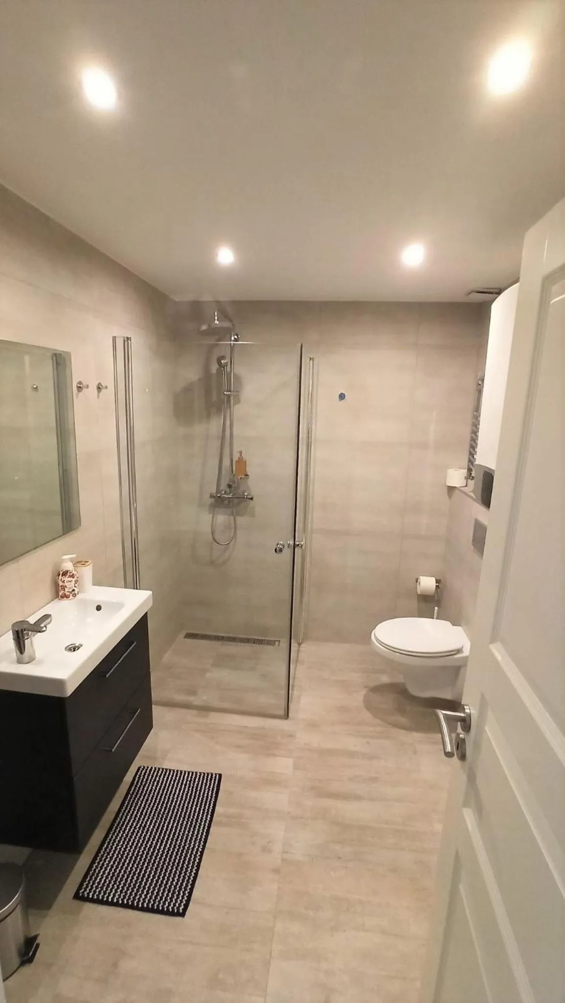 Shower in Blue Dream Slavia