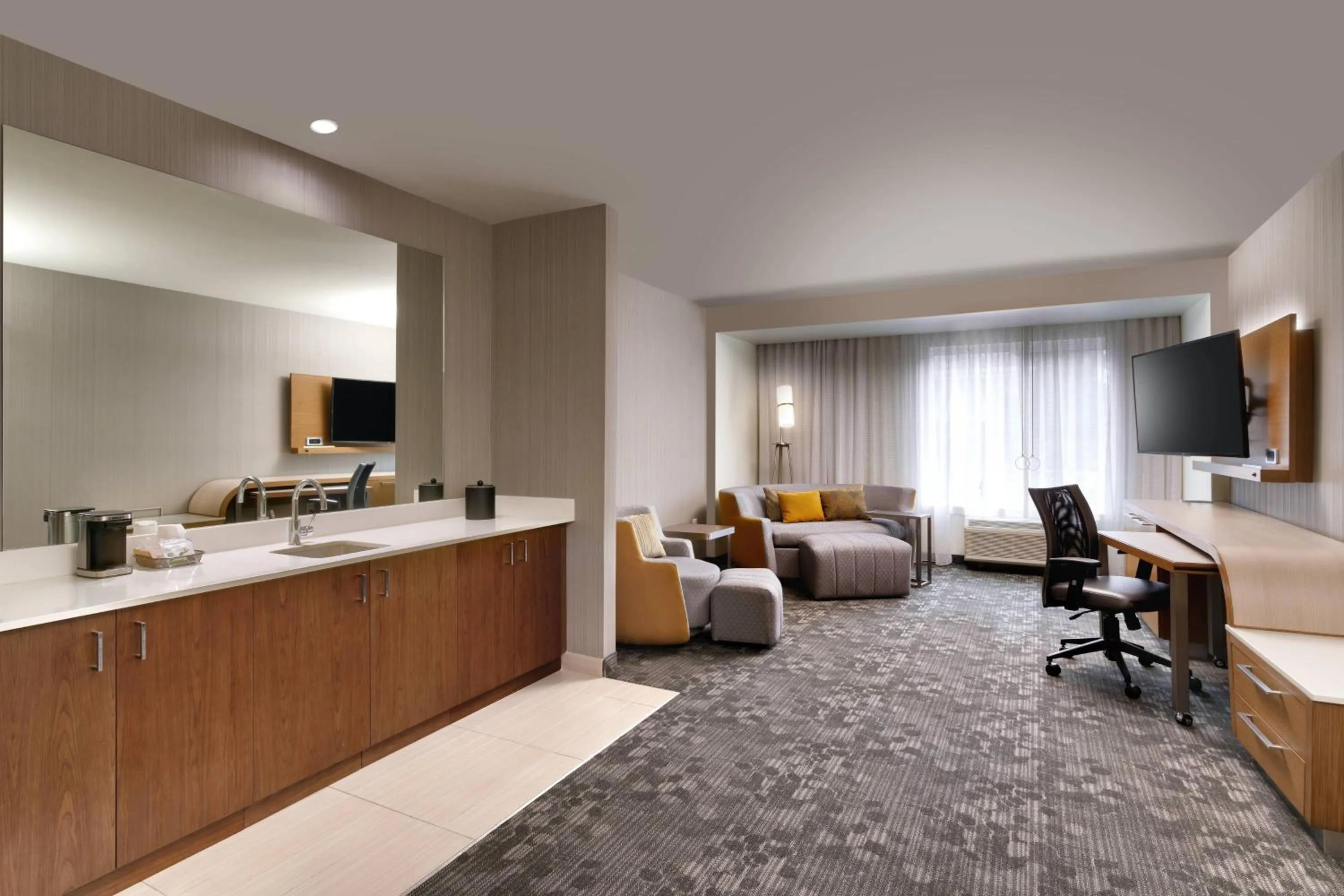 Lounge or bar in Courtyard by Marriott Atlanta Duluth Downtown