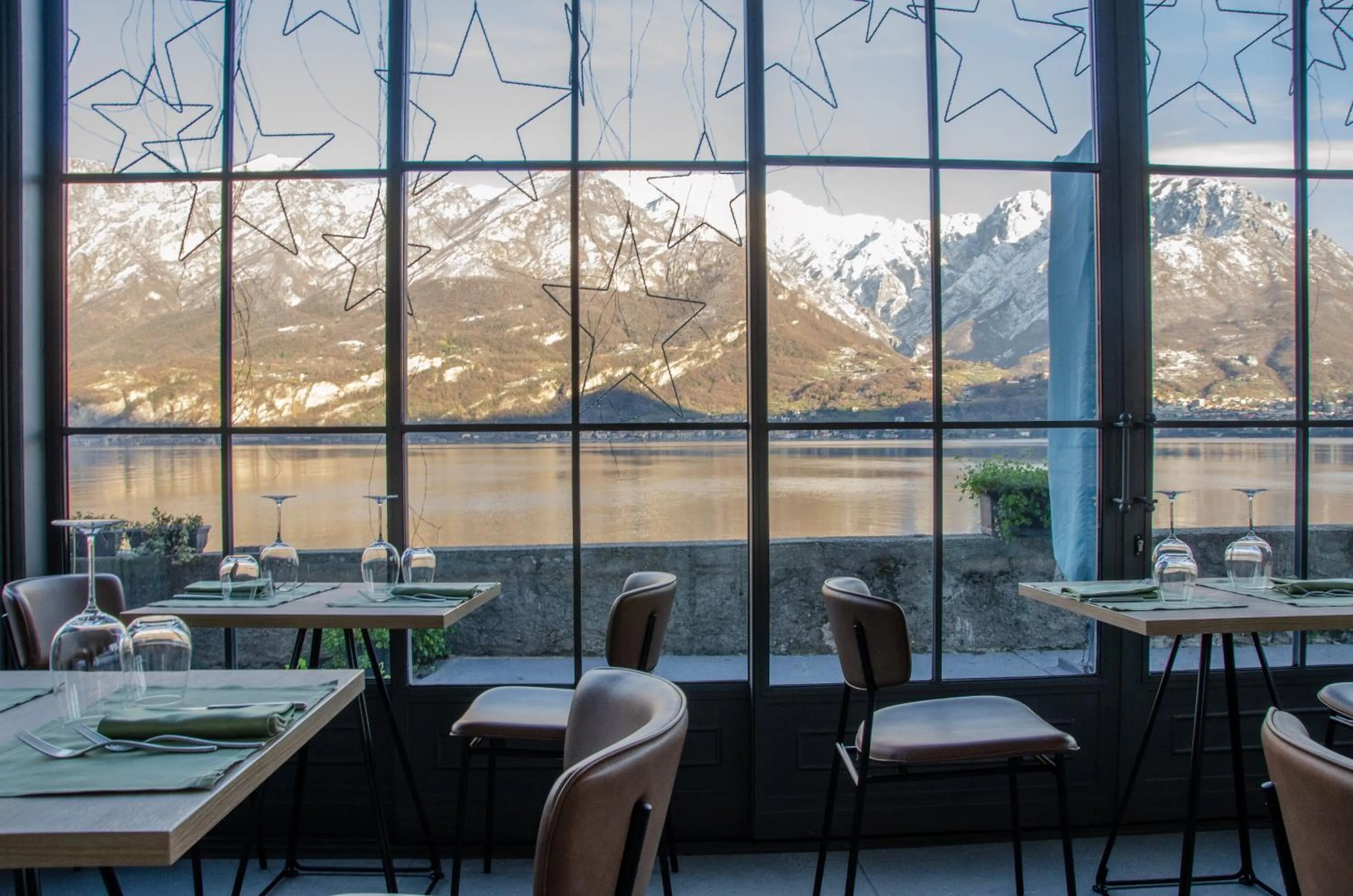 Restaurant/places to eat in Al Molo 5 - Lake Front