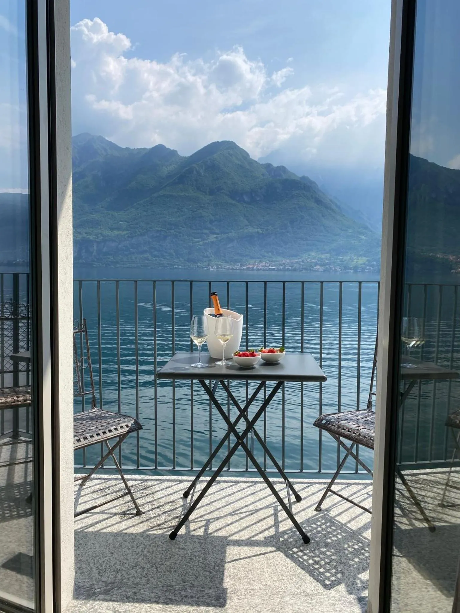 Balcony/Terrace in Al Molo 5 - Lake Front