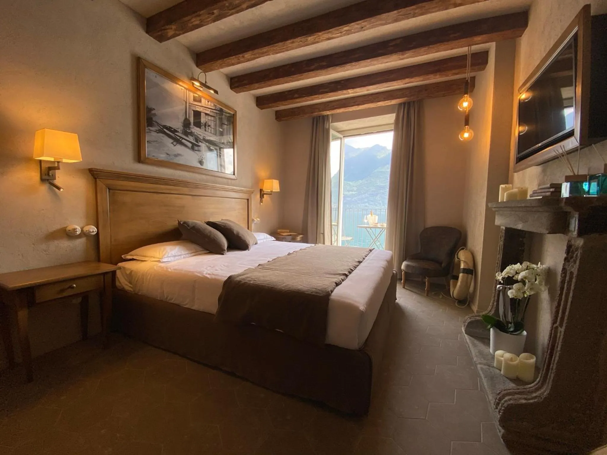 View (from property/room), Bed in Al Molo 5 - Lake Front