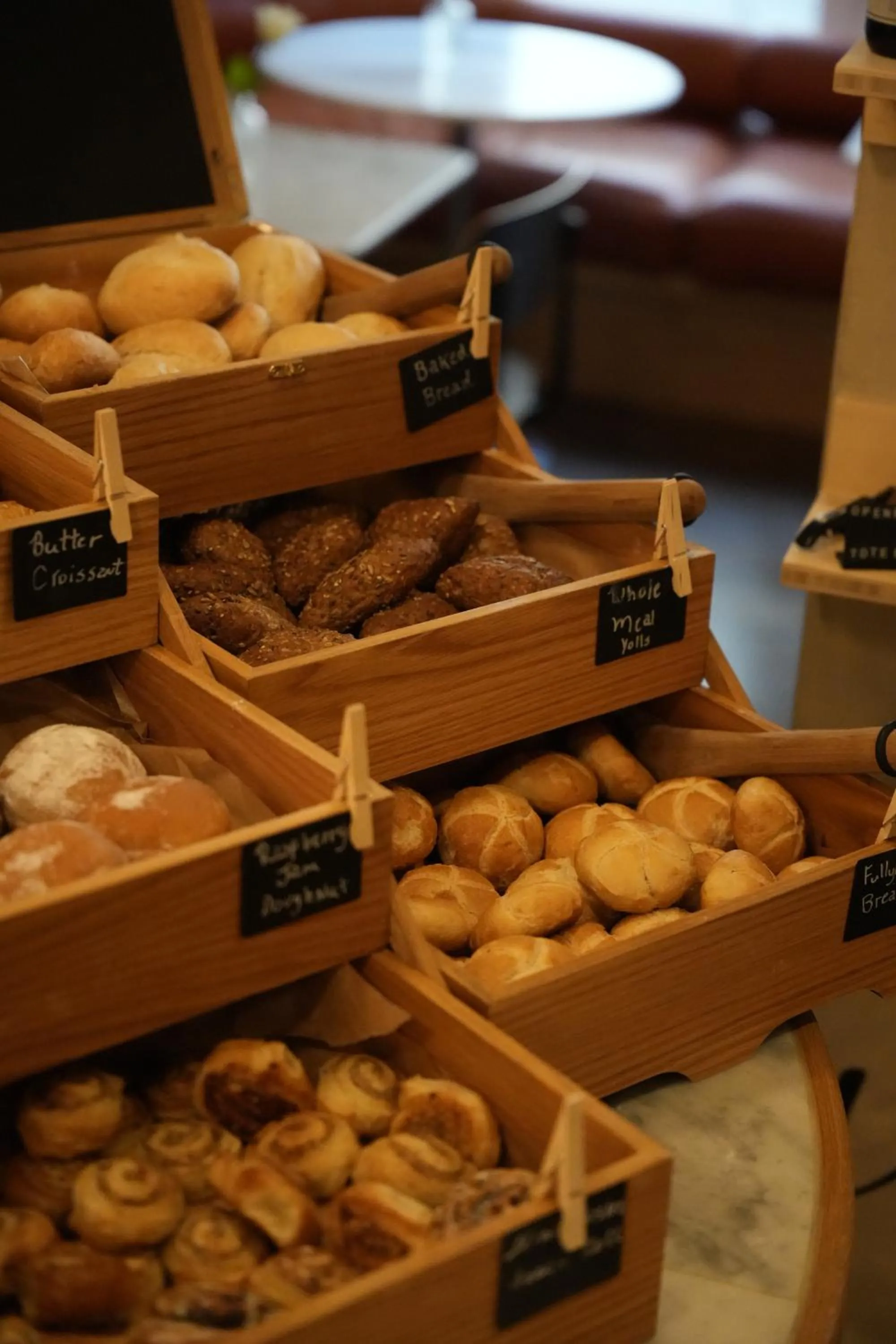 Breakfast in Schwan Locke