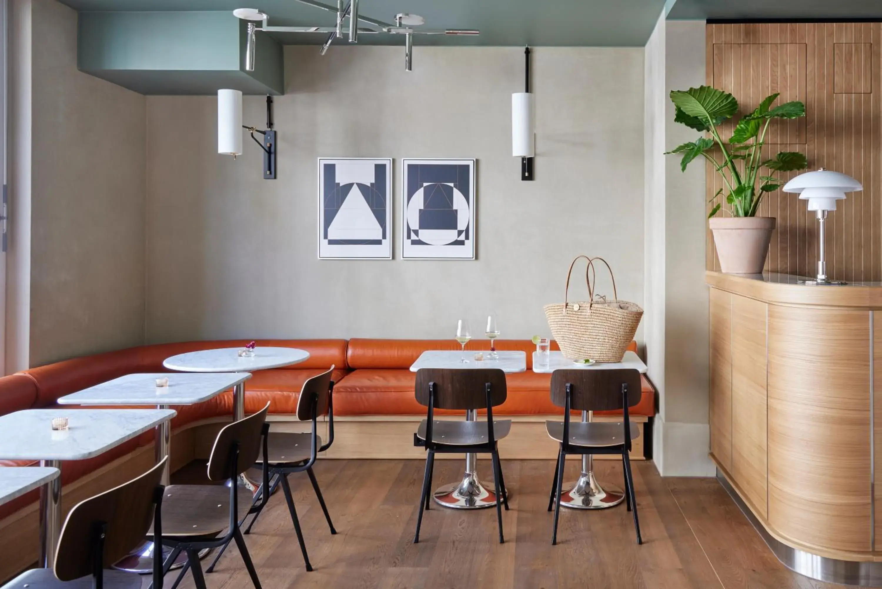 Property building in Schwan Locke Property building in Schwan Locke