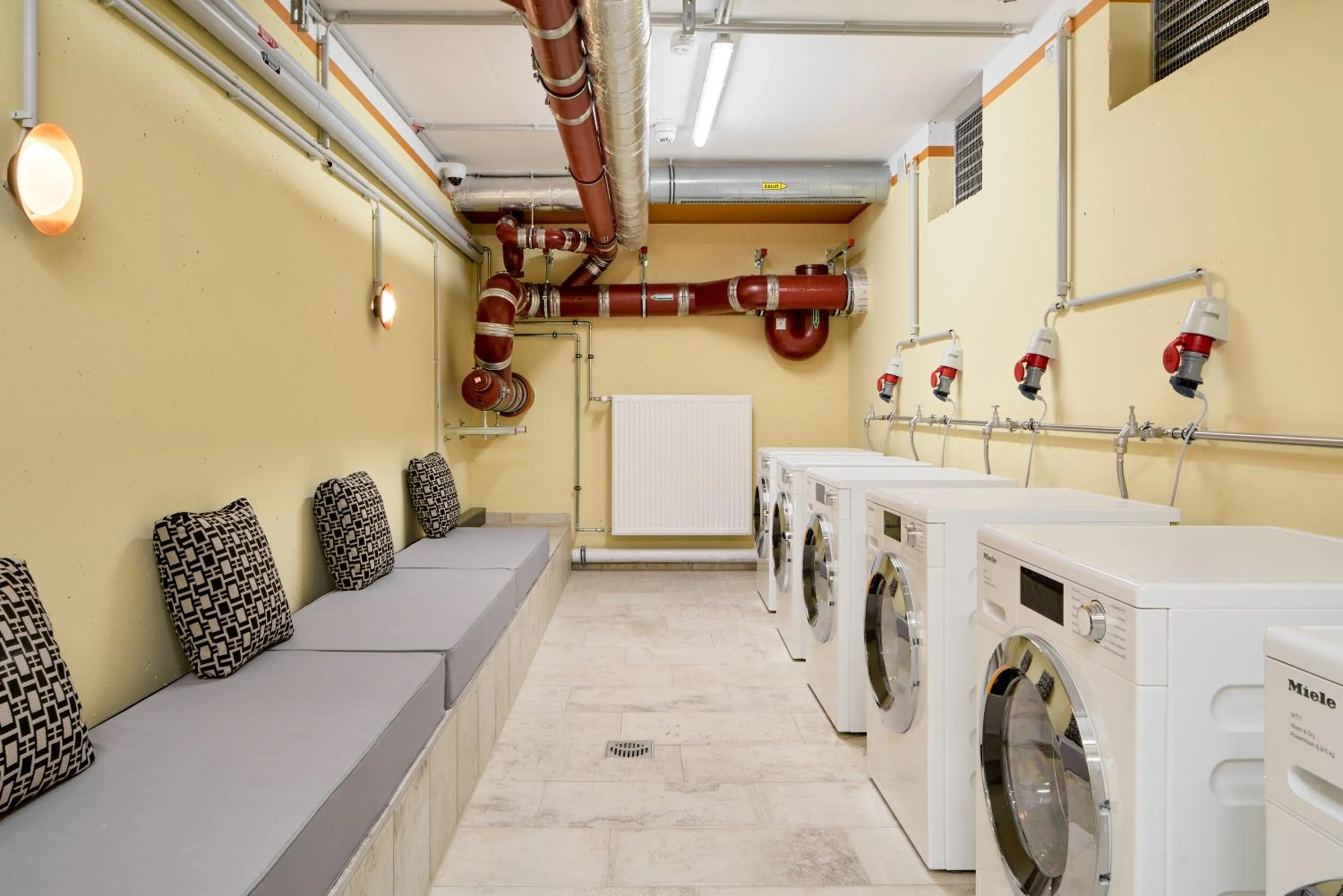 Property building in Schwan Locke