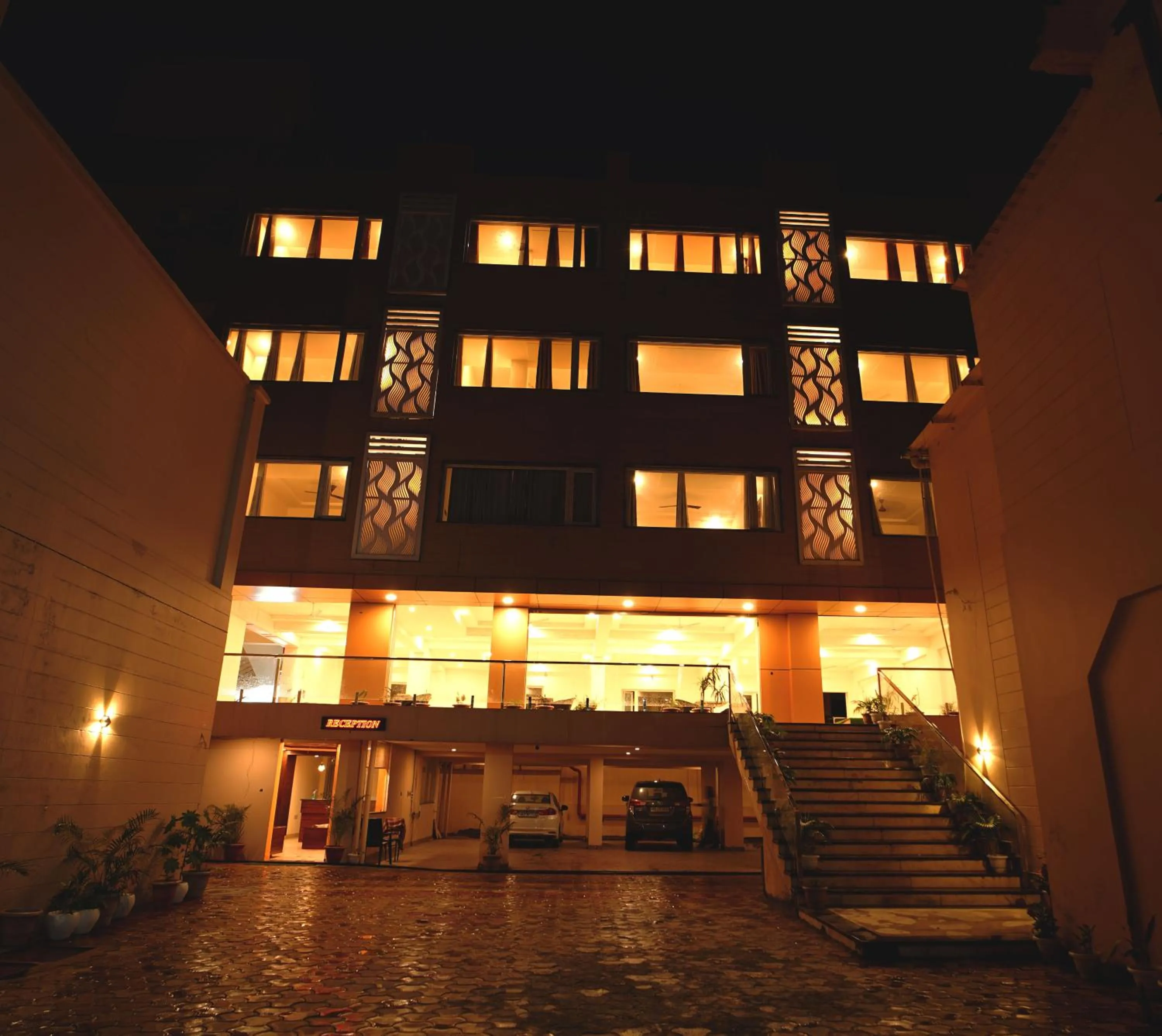 Facade/entrance in Hotel Doon's Pride