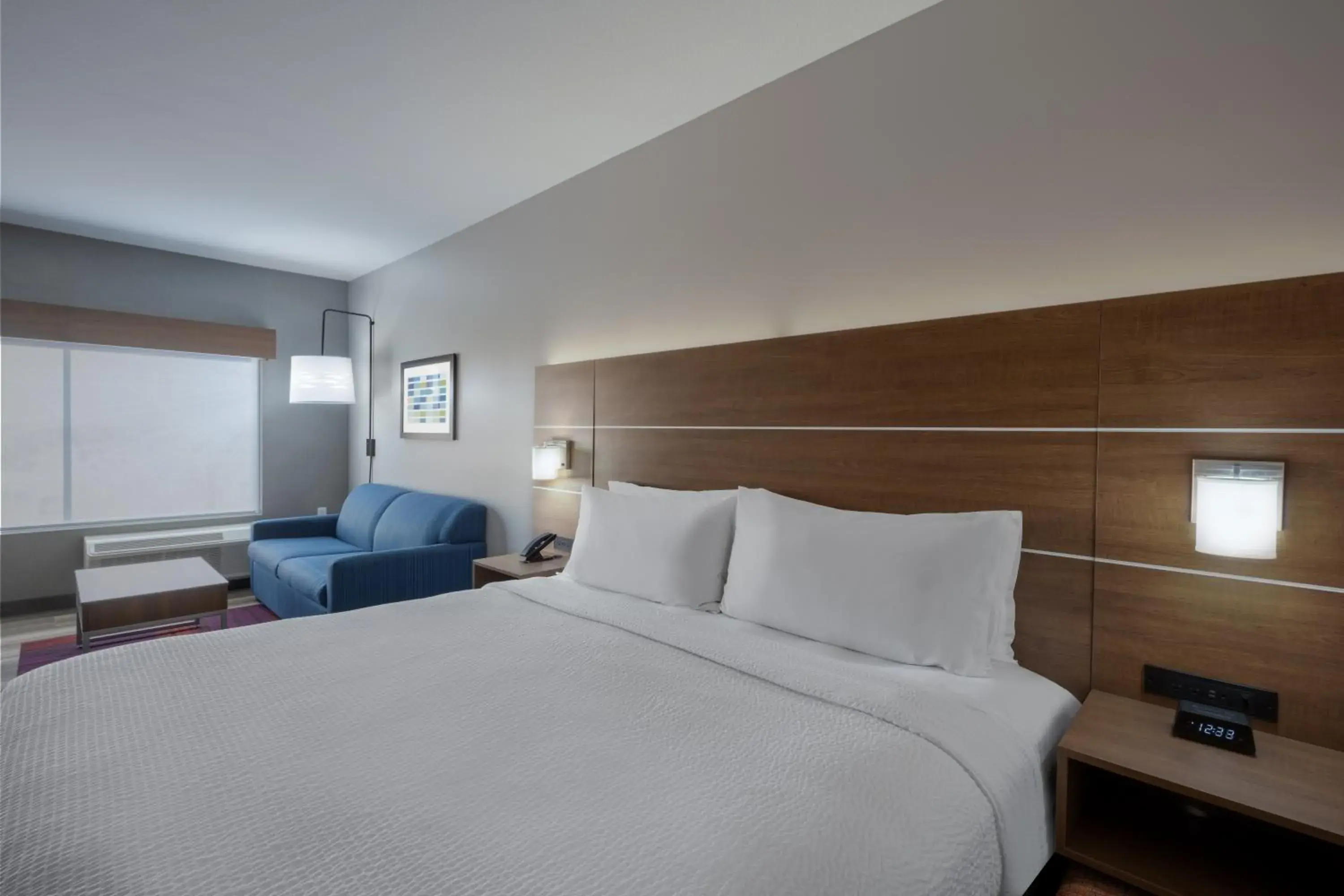 Living room, Bed in Holiday Inn Express & Suites - Gilbert - Mesa Gateway Airport Living room, Bed in Holiday Inn Express & Suites - Gilbert - Mesa Gateway Airport