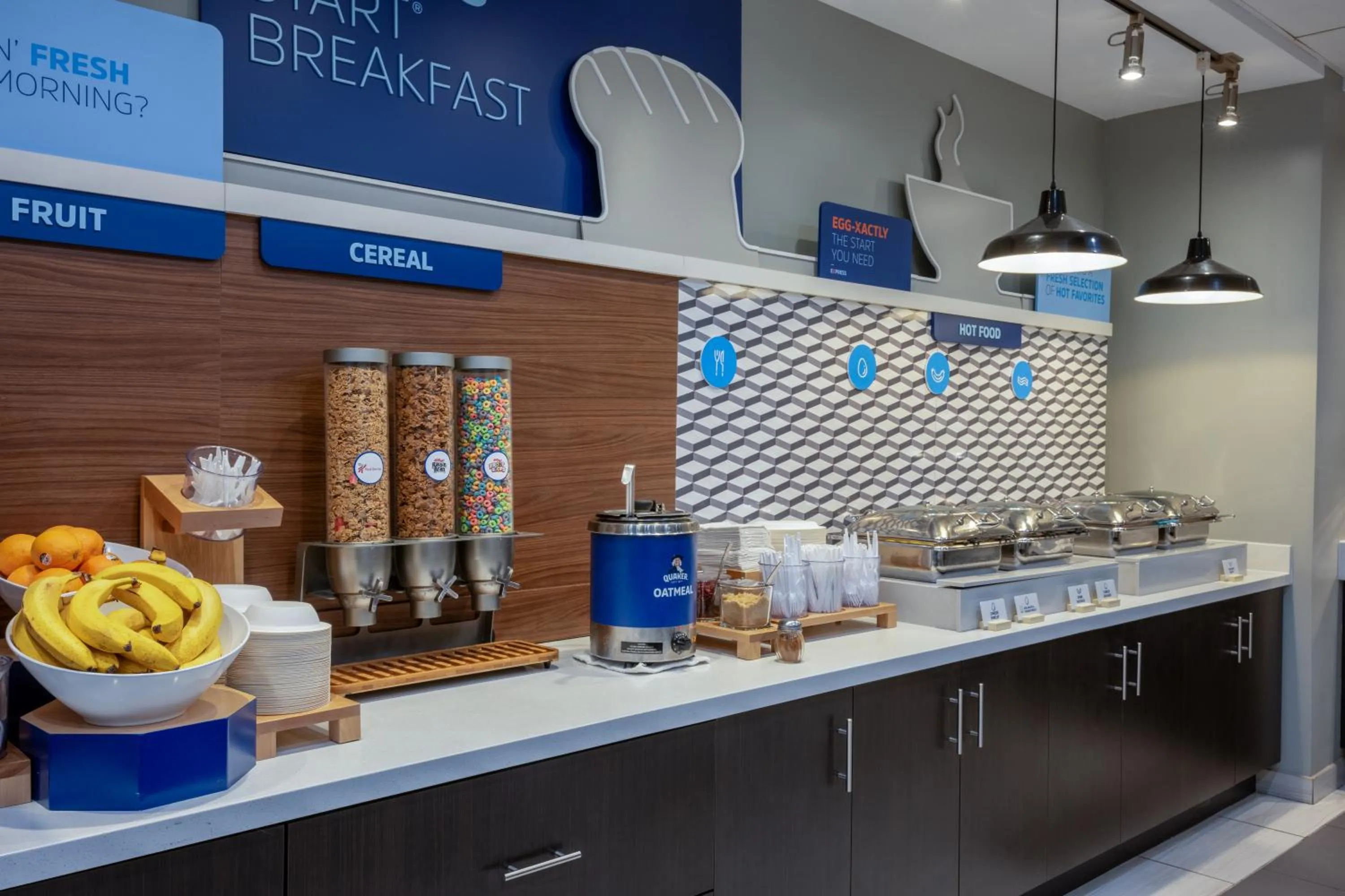 Buffet breakfast in Holiday Inn Express & Suites - Gilbert - Mesa Gateway Airport