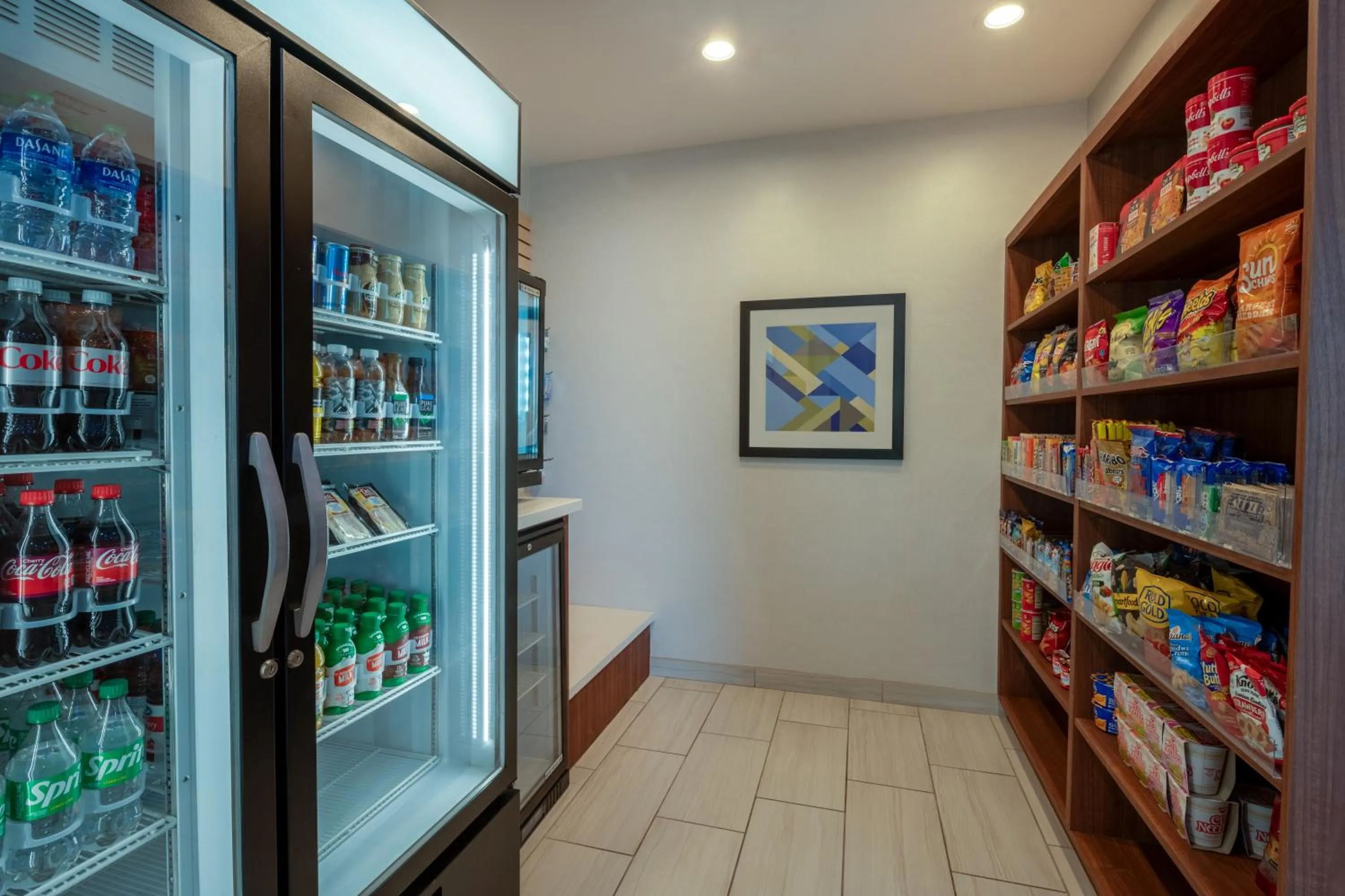 On-site shops in Holiday Inn Express & Suites - Gilbert - Mesa Gateway Airport