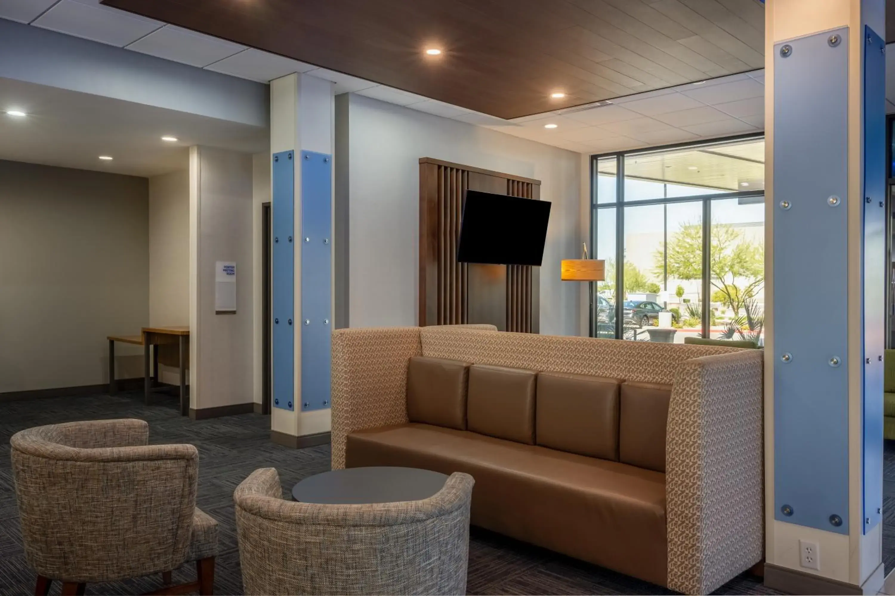 Lobby or reception in Holiday Inn Express & Suites - Gilbert - Mesa Gateway Airport Lobby or reception in Holiday Inn Express & Suites - Gilbert - Mesa Gateway Airport