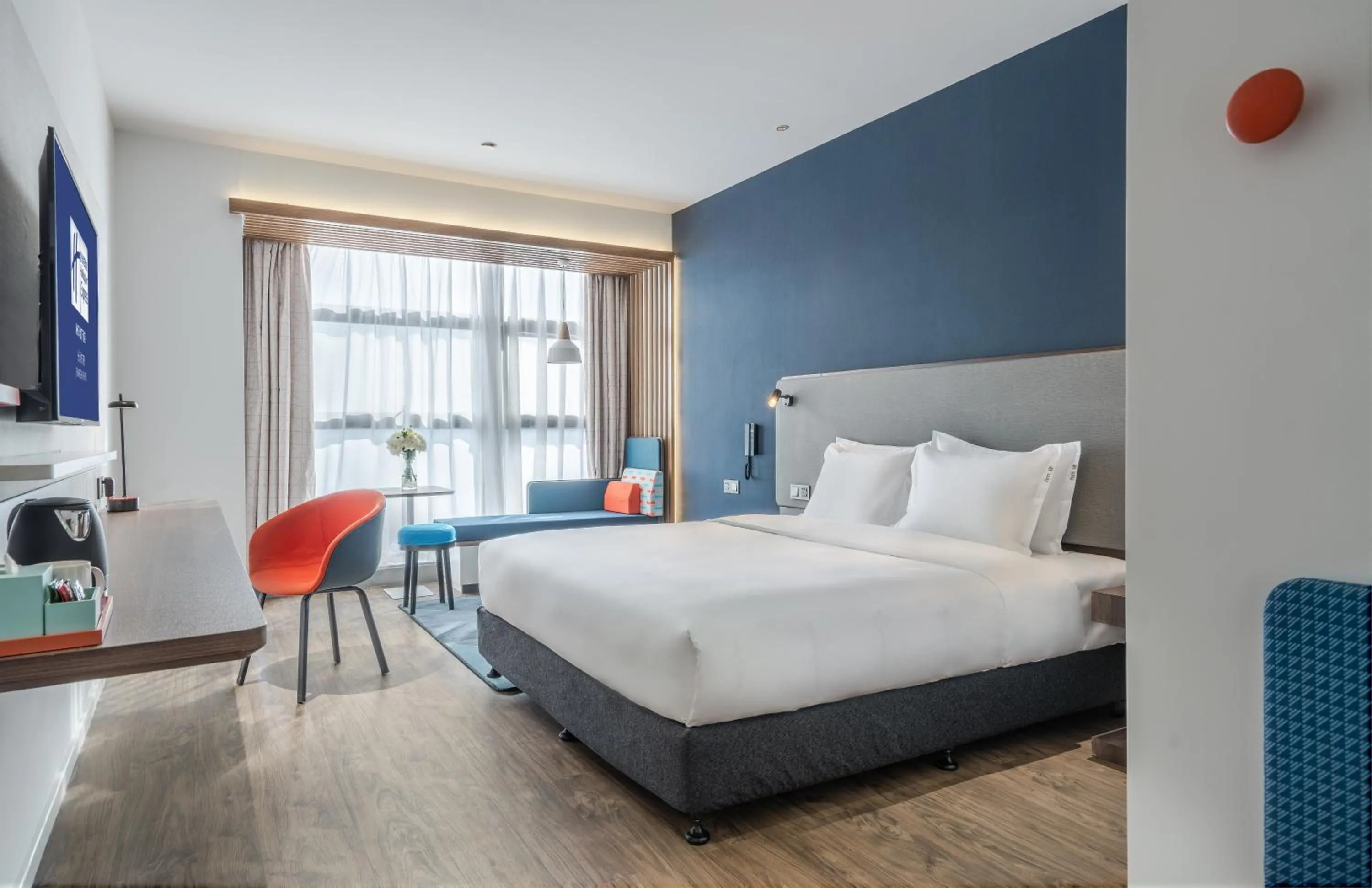 Photo of the whole room, Bed in Holiday Inn Express Changsha Shifu by IHG