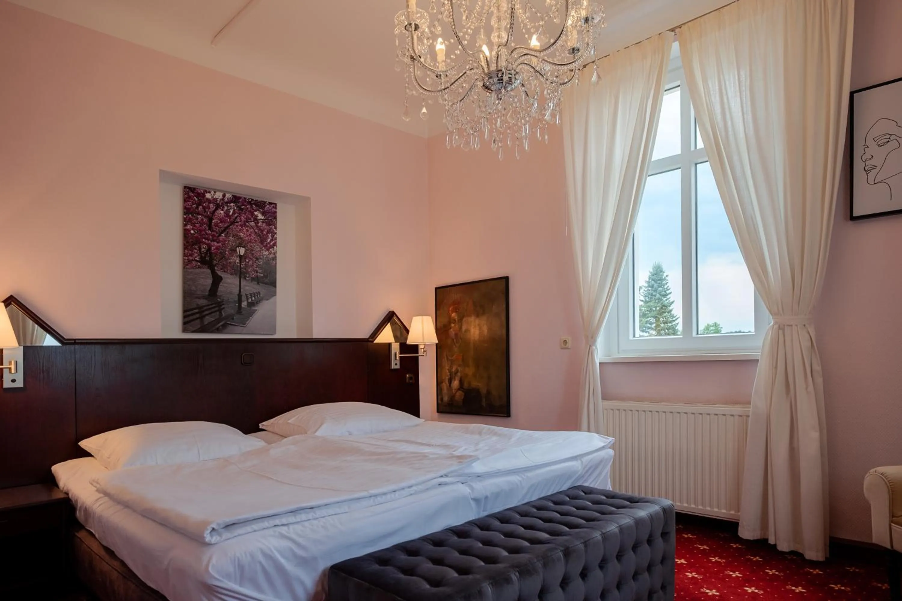 Bed in Hotel & Restaurant Bergschlösschen