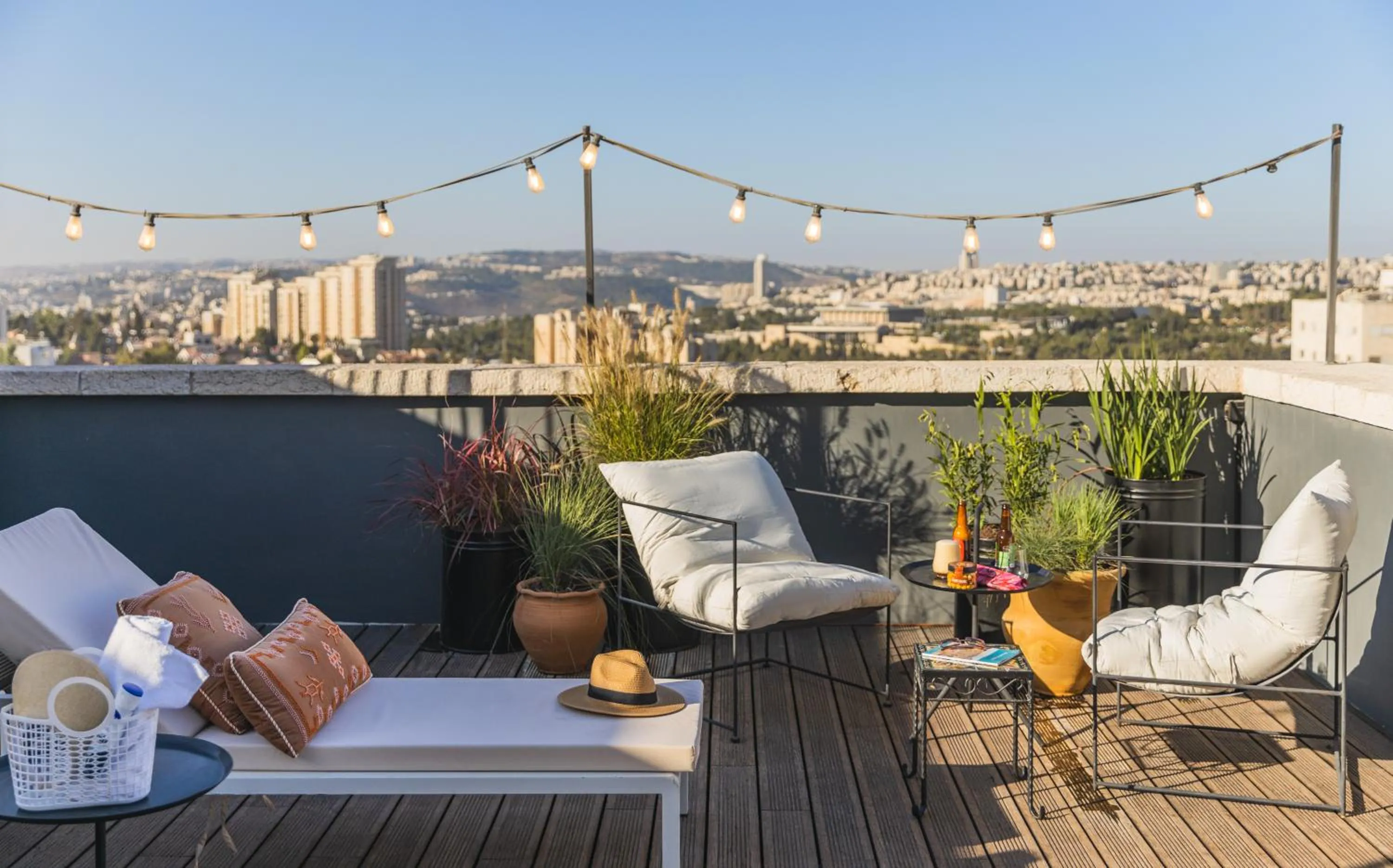 Balcony/Terrace in Brown Machne Yehuda