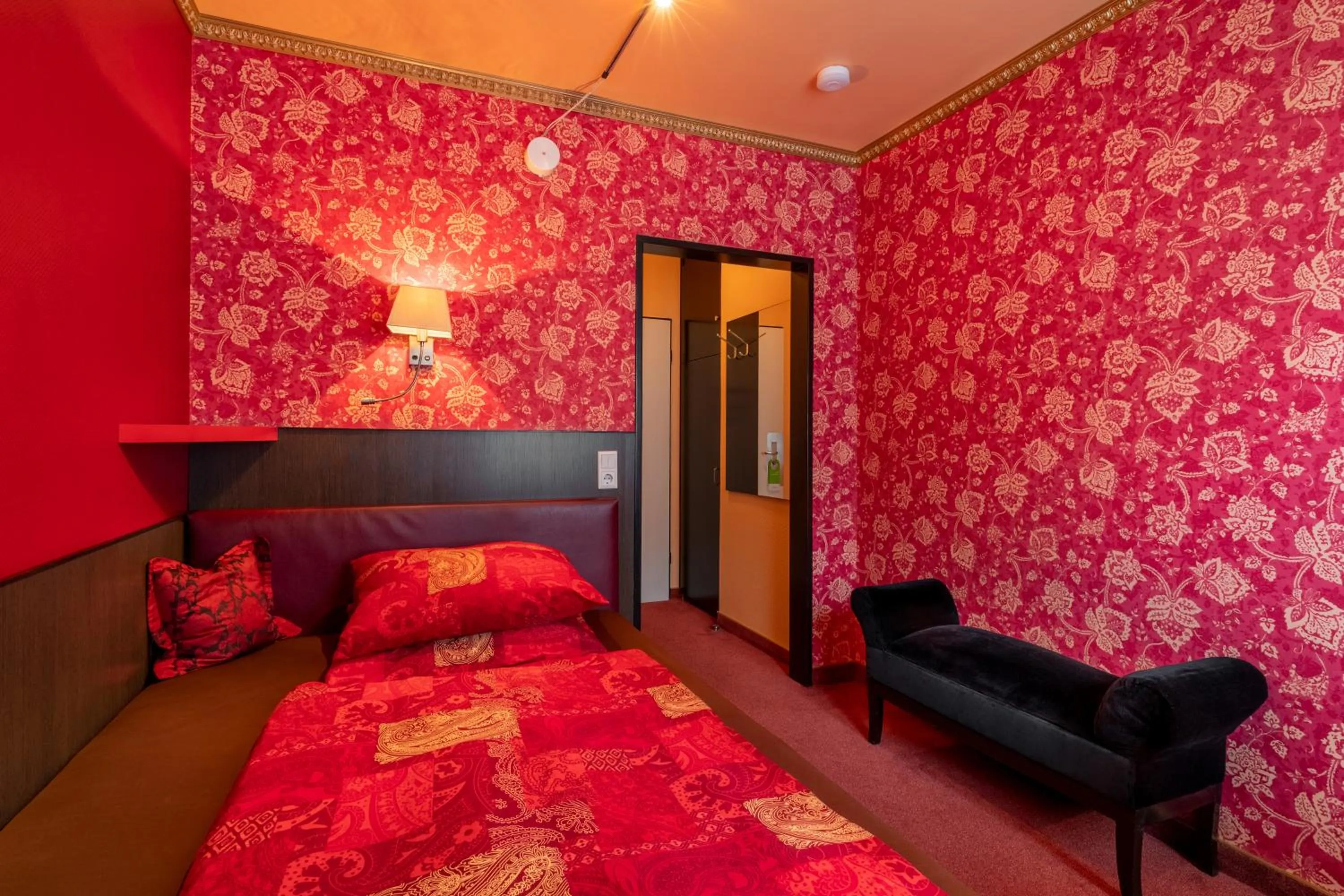 Bed in Hotel Arosa Düsseldorf Oberkassel