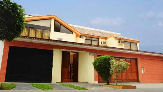 Property building in Monterrico Hotel Perú