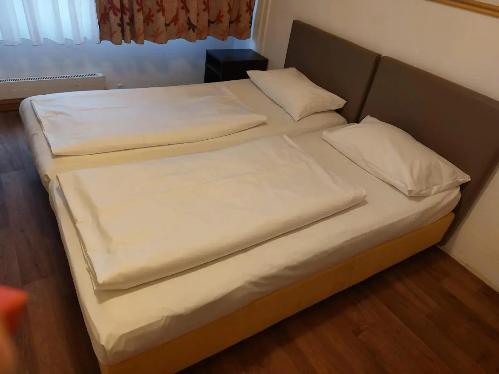 Twin Room in Pension Alpha Twin Room in Pension Alpha