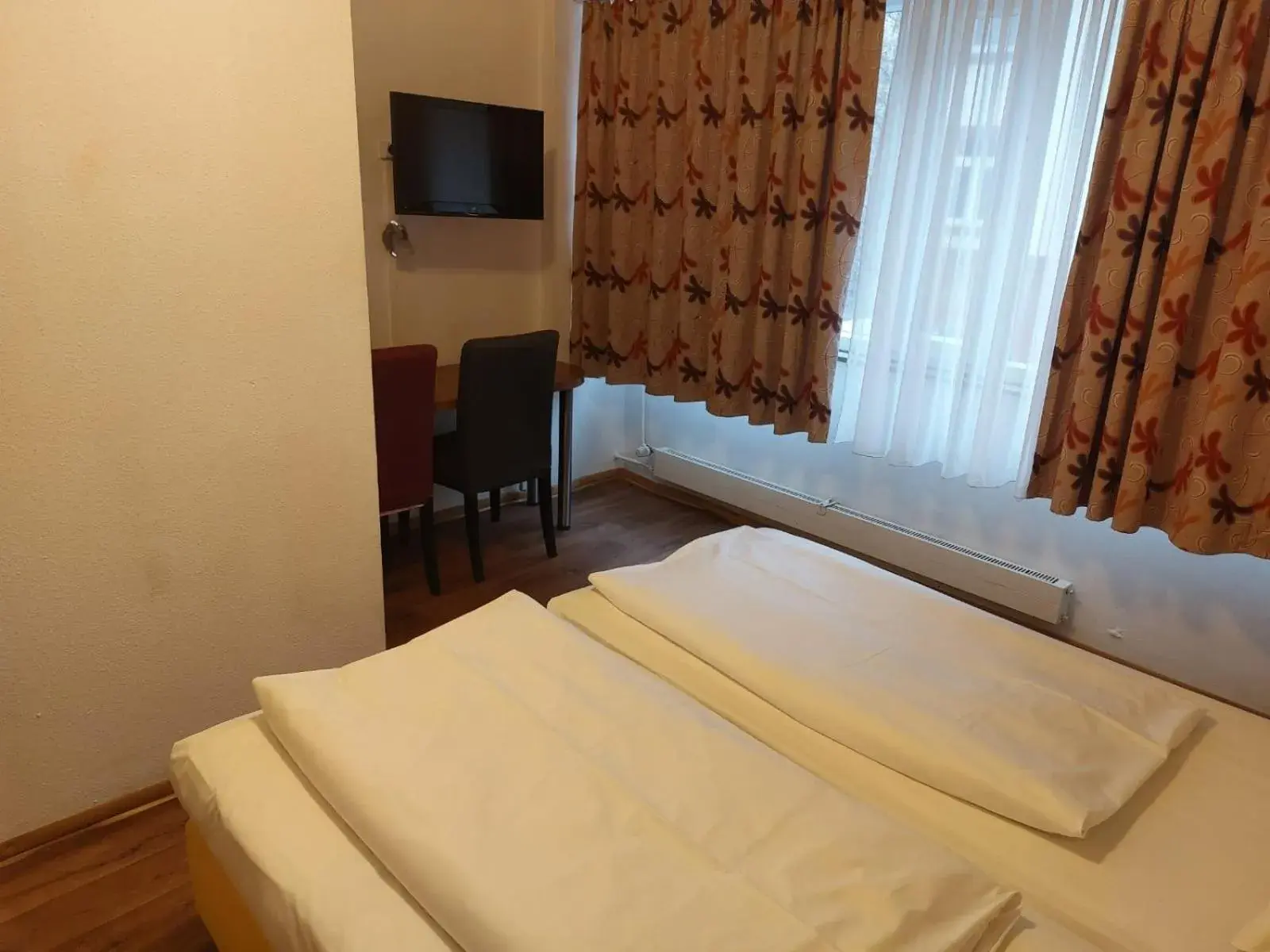 Twin Room in Pension Alpha Twin Room in Pension Alpha