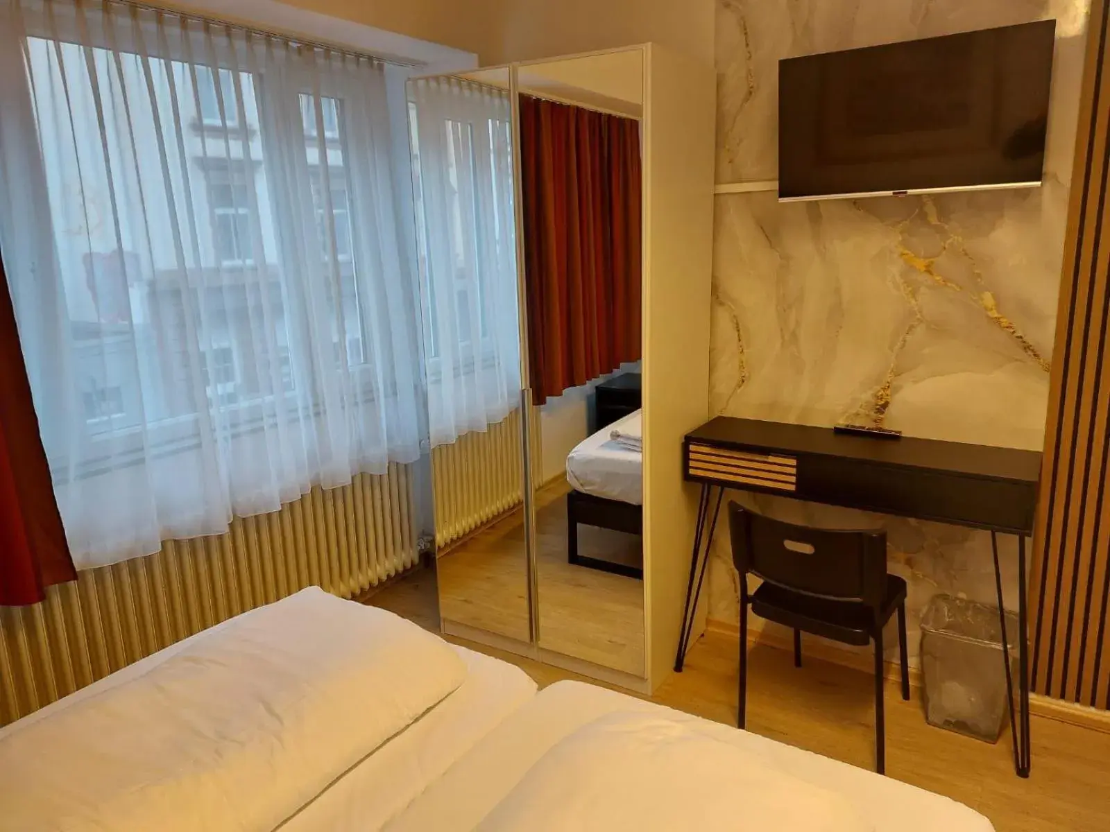 Twin Room in Pension Alpha Twin Room in Pension Alpha