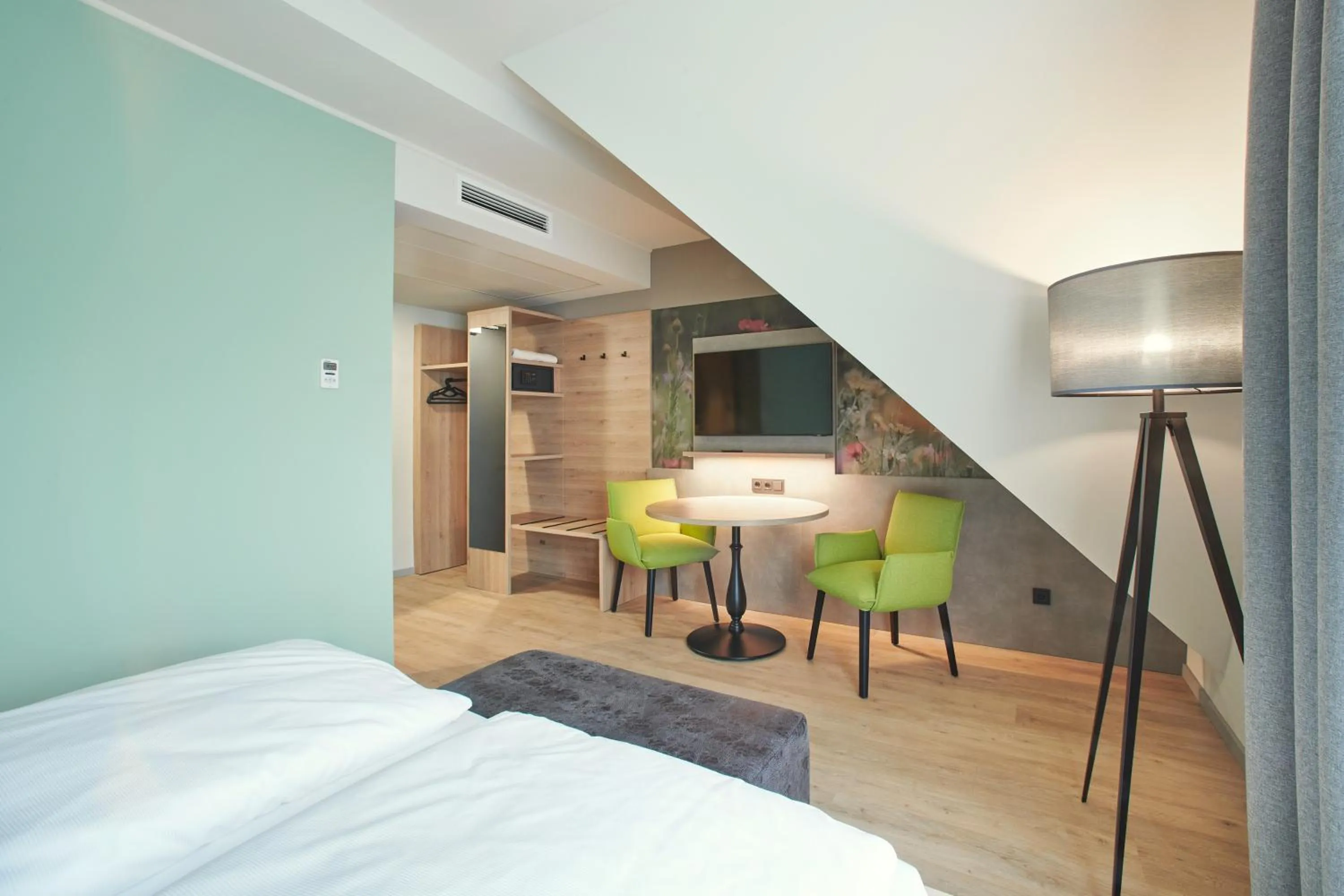 Photo of the whole room, Bed in Hotel Bad Dürkheim