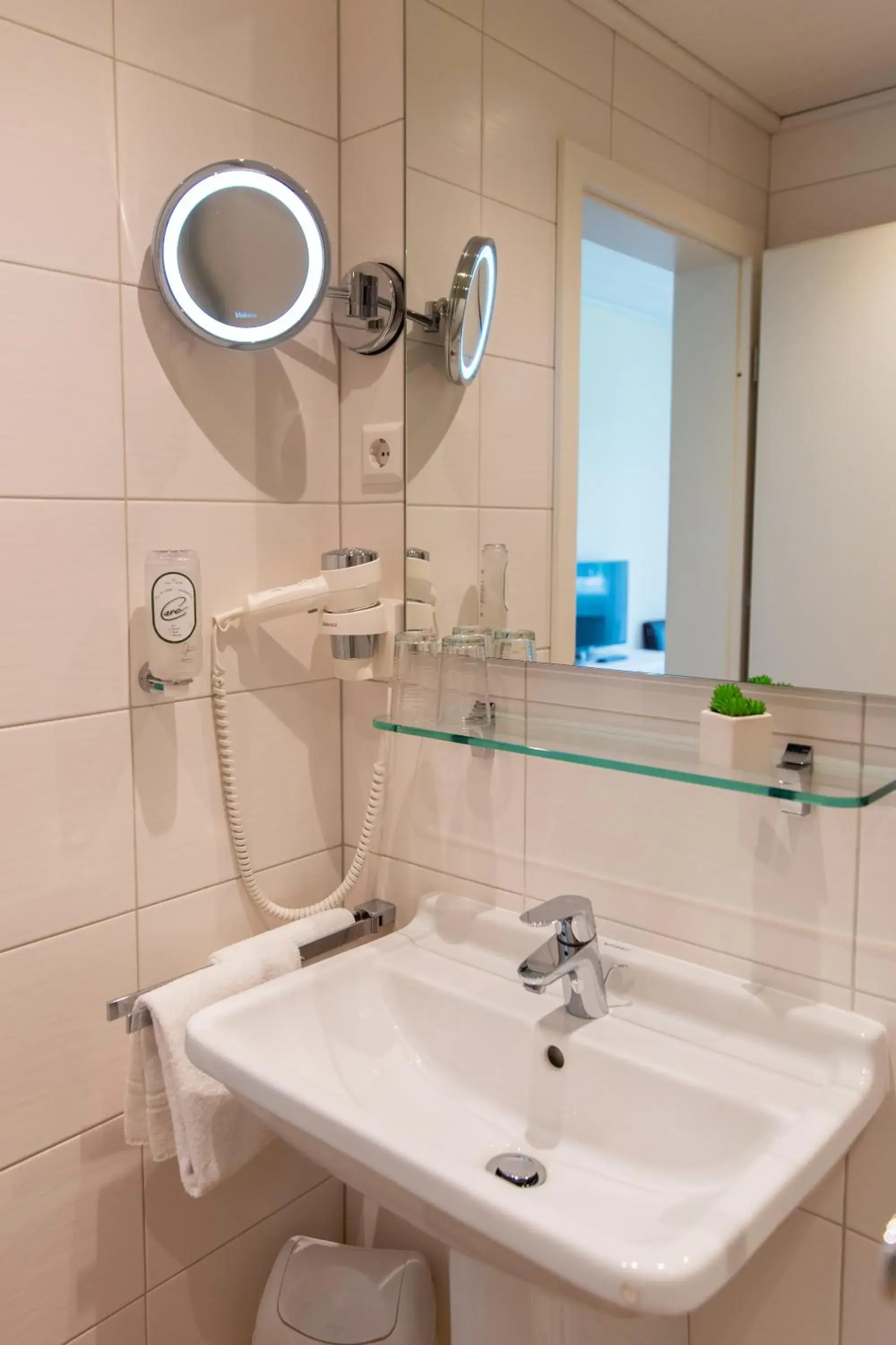 Double Room in Hotel Bad Dürkheim Double Room in Hotel Bad Dürkheim