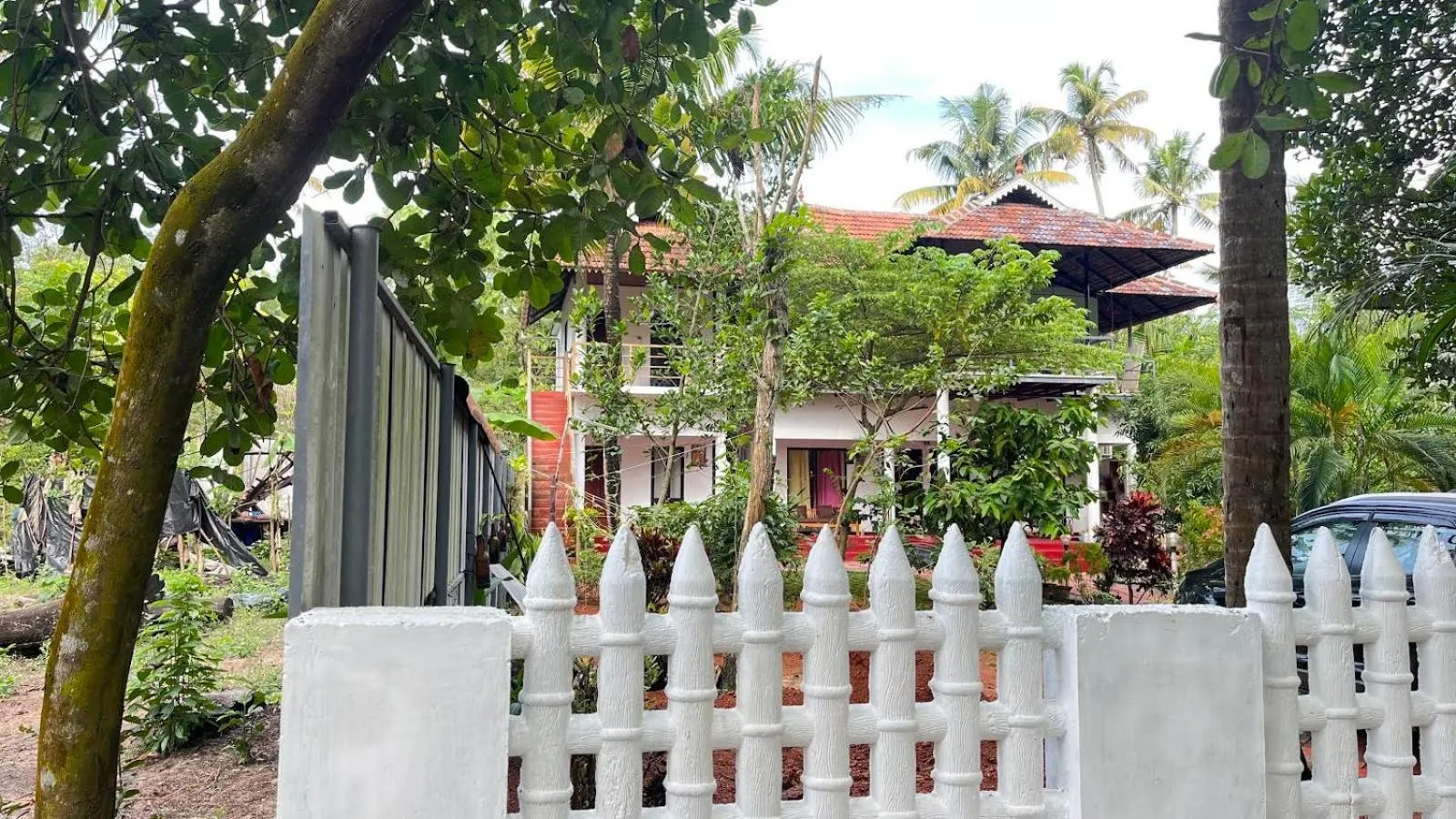 Marari Charlys Homestay