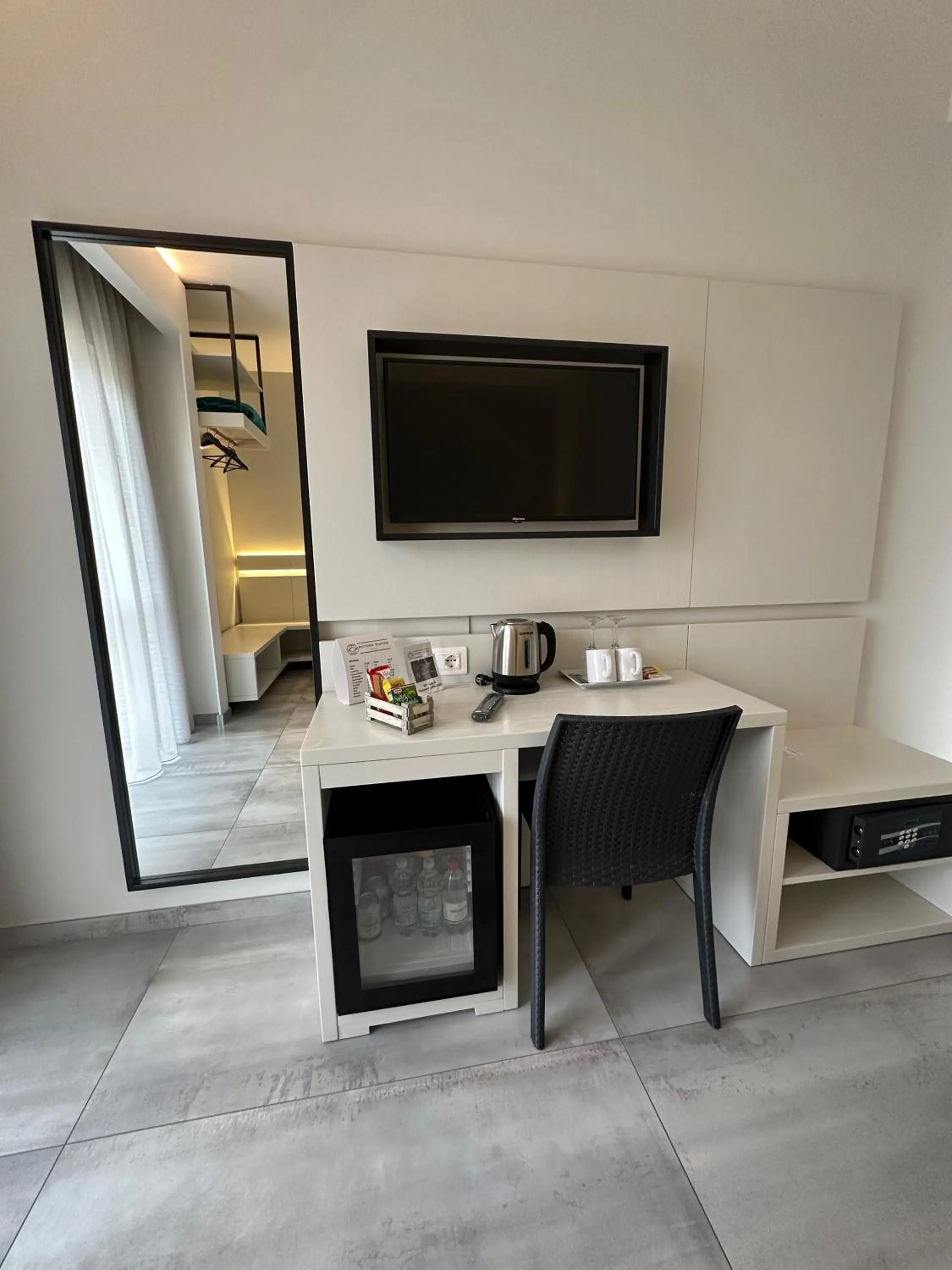 TV and multimedia in Gabriel Holidays Tropea