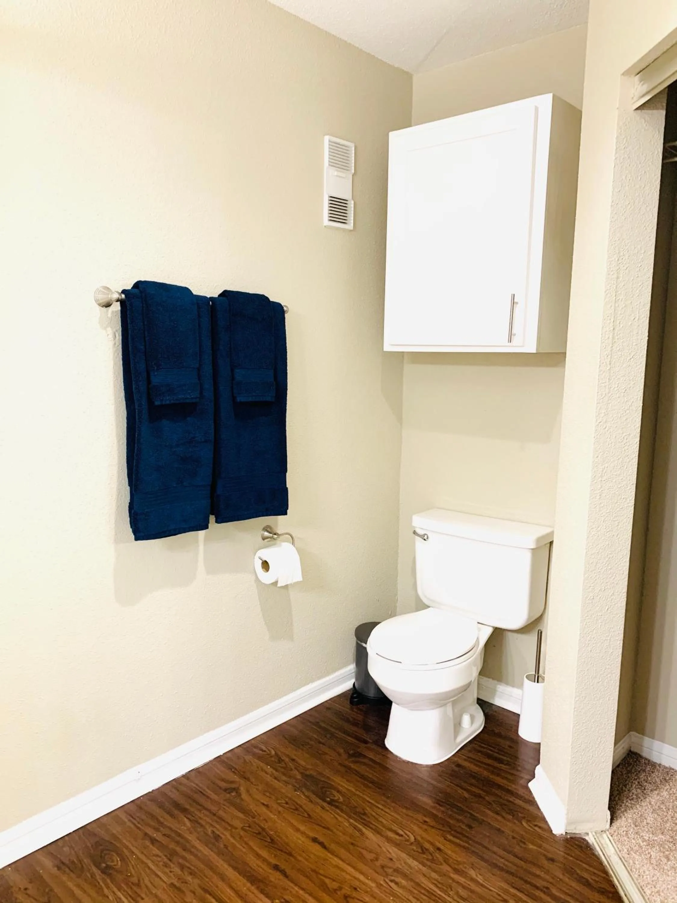 Bathroom in Peaceful Medical Center Apartment 2BR & 2BA