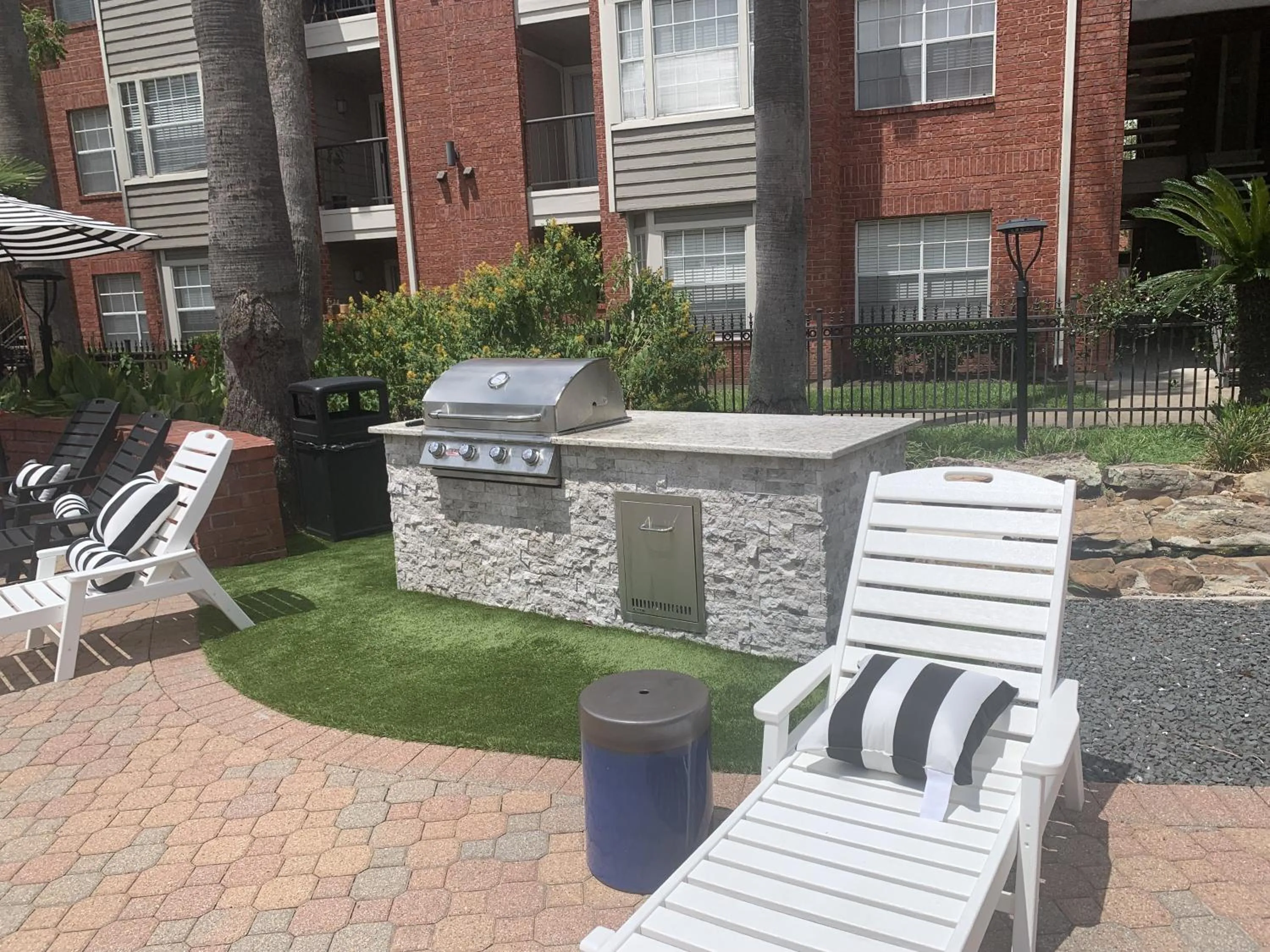 Swimming pool in Peaceful Medical Center Apartment 2BR & 2BA