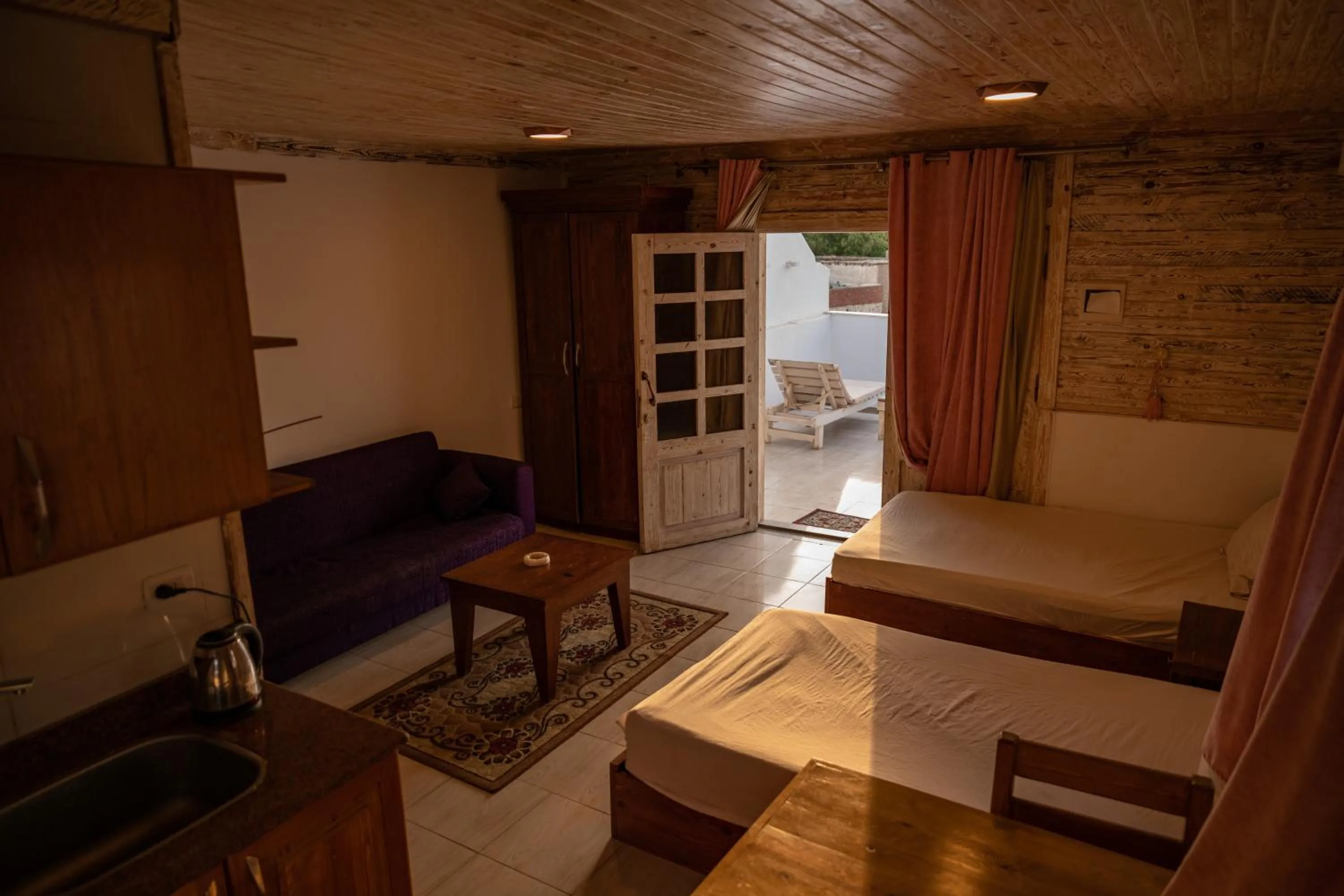 Facade/entrance in Station House