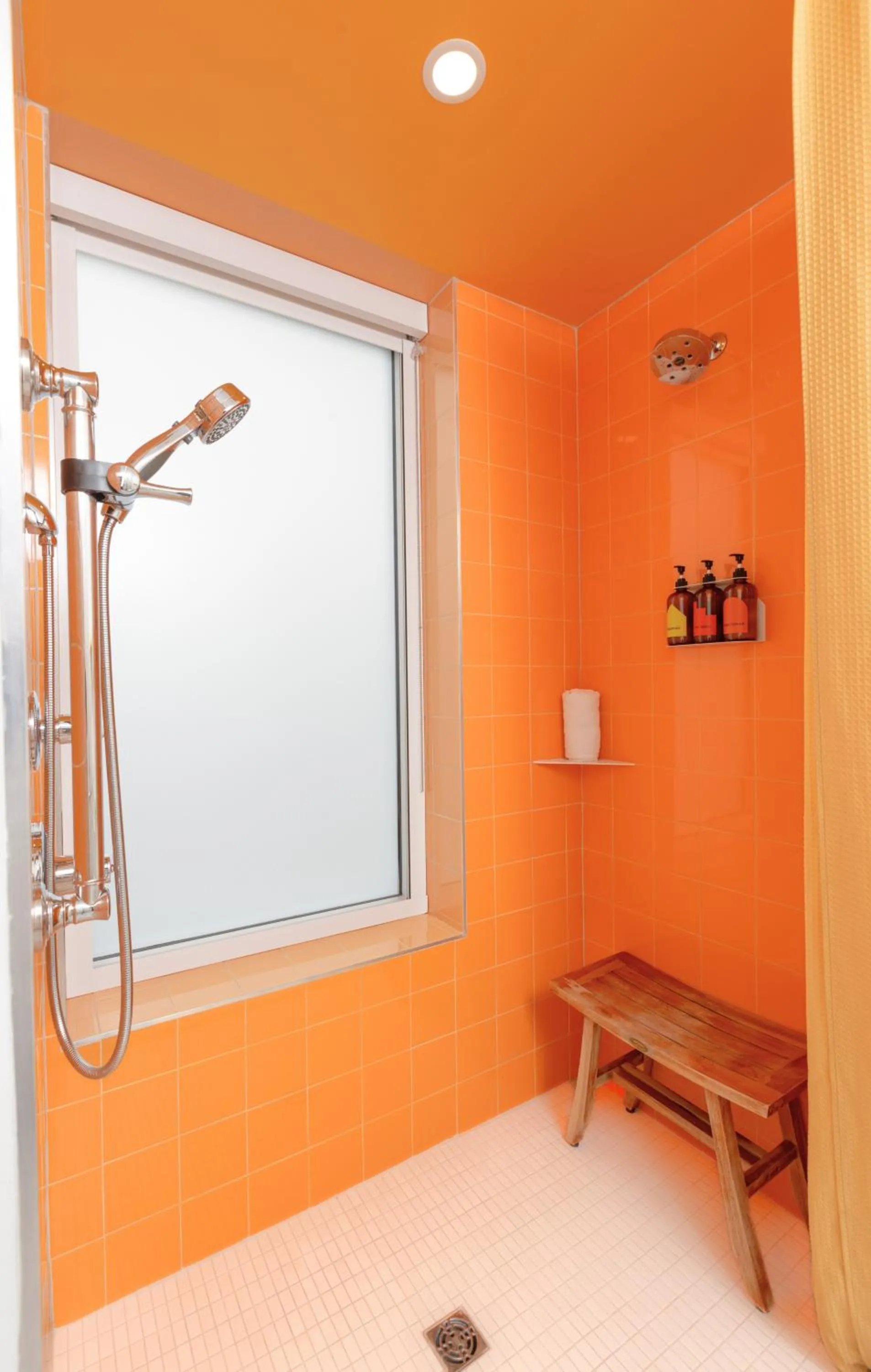 Shower in The Gallatin