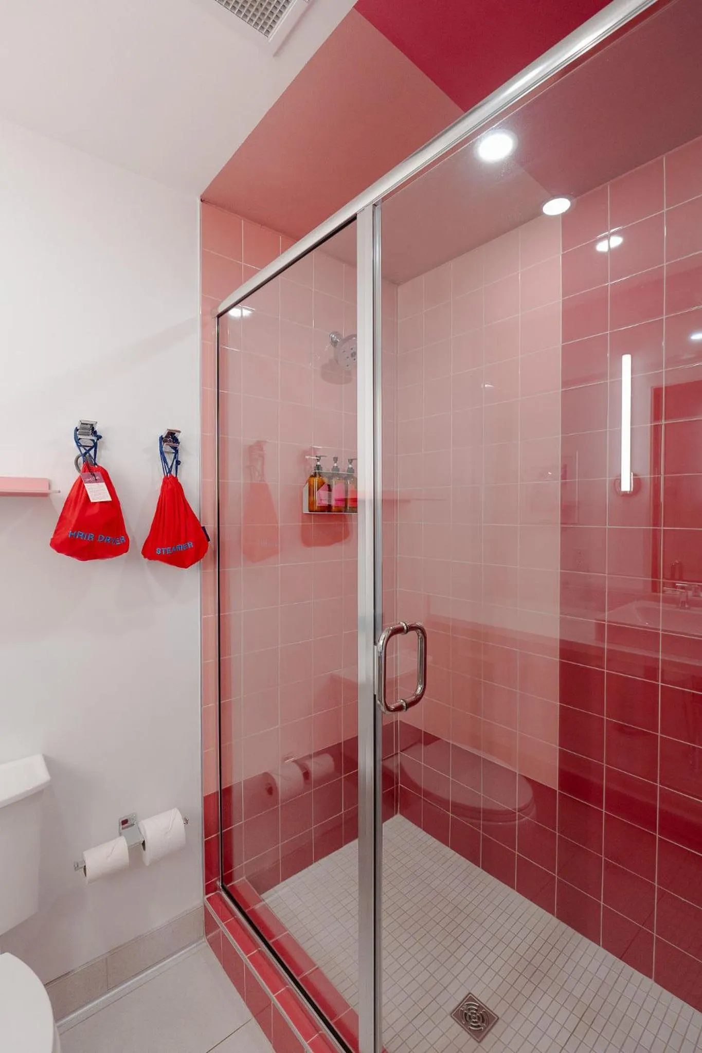 Shower in The Gallatin