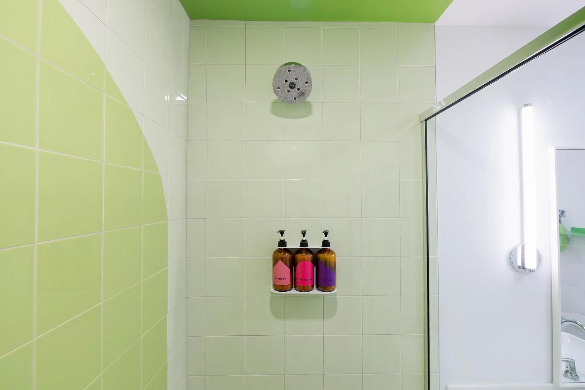 Shower in The Gallatin