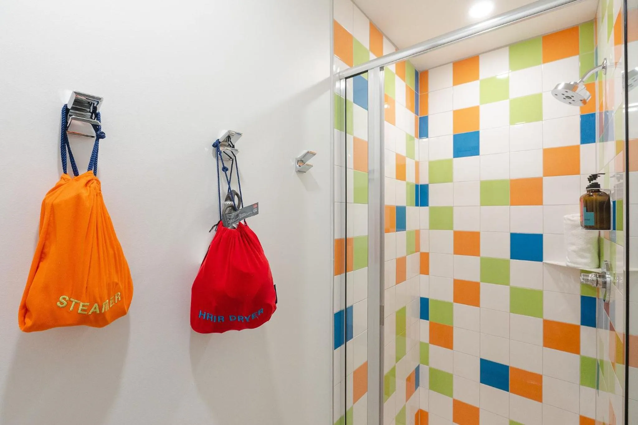 Shower in The Gallatin