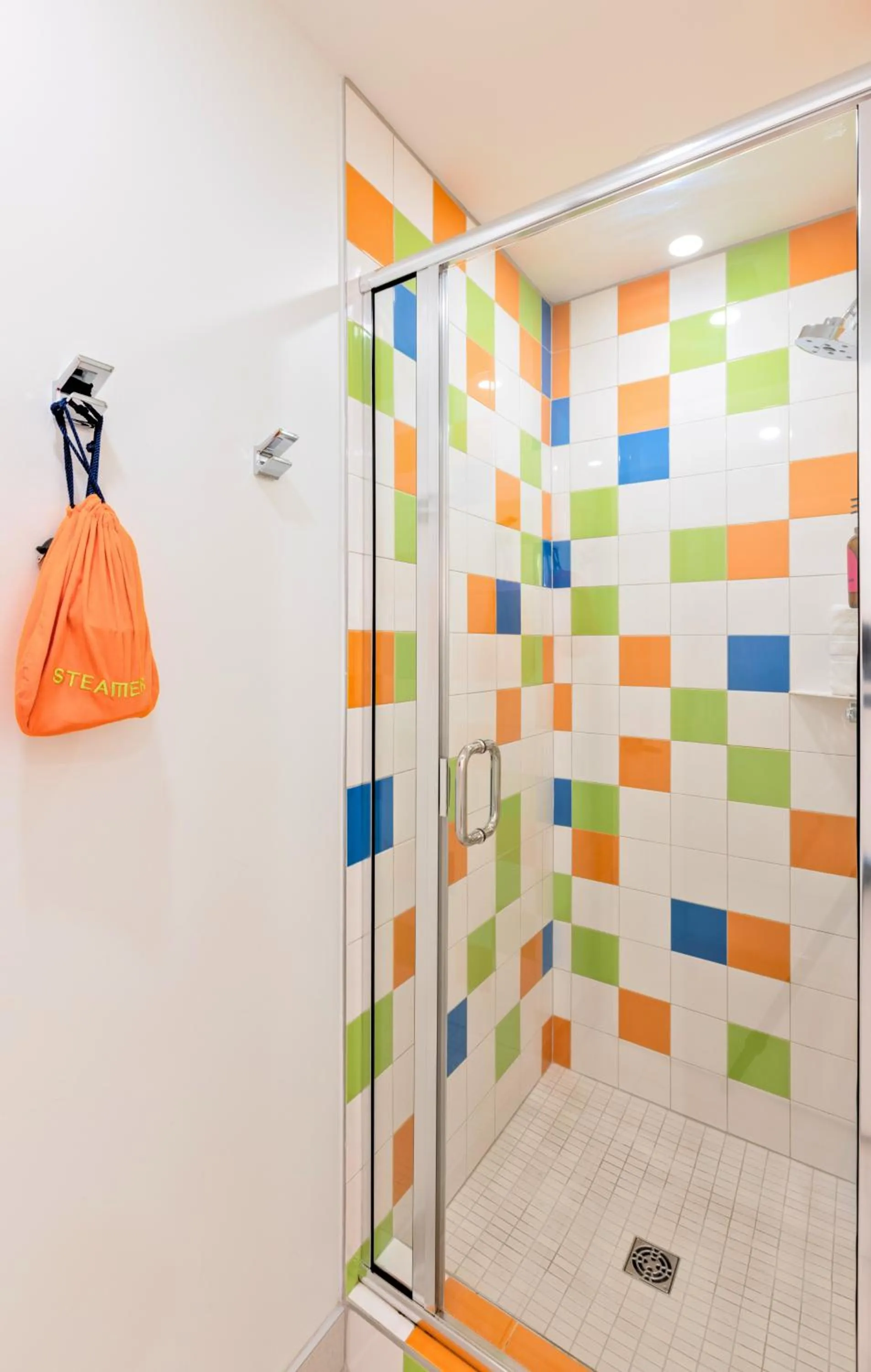 Shower in The Gallatin