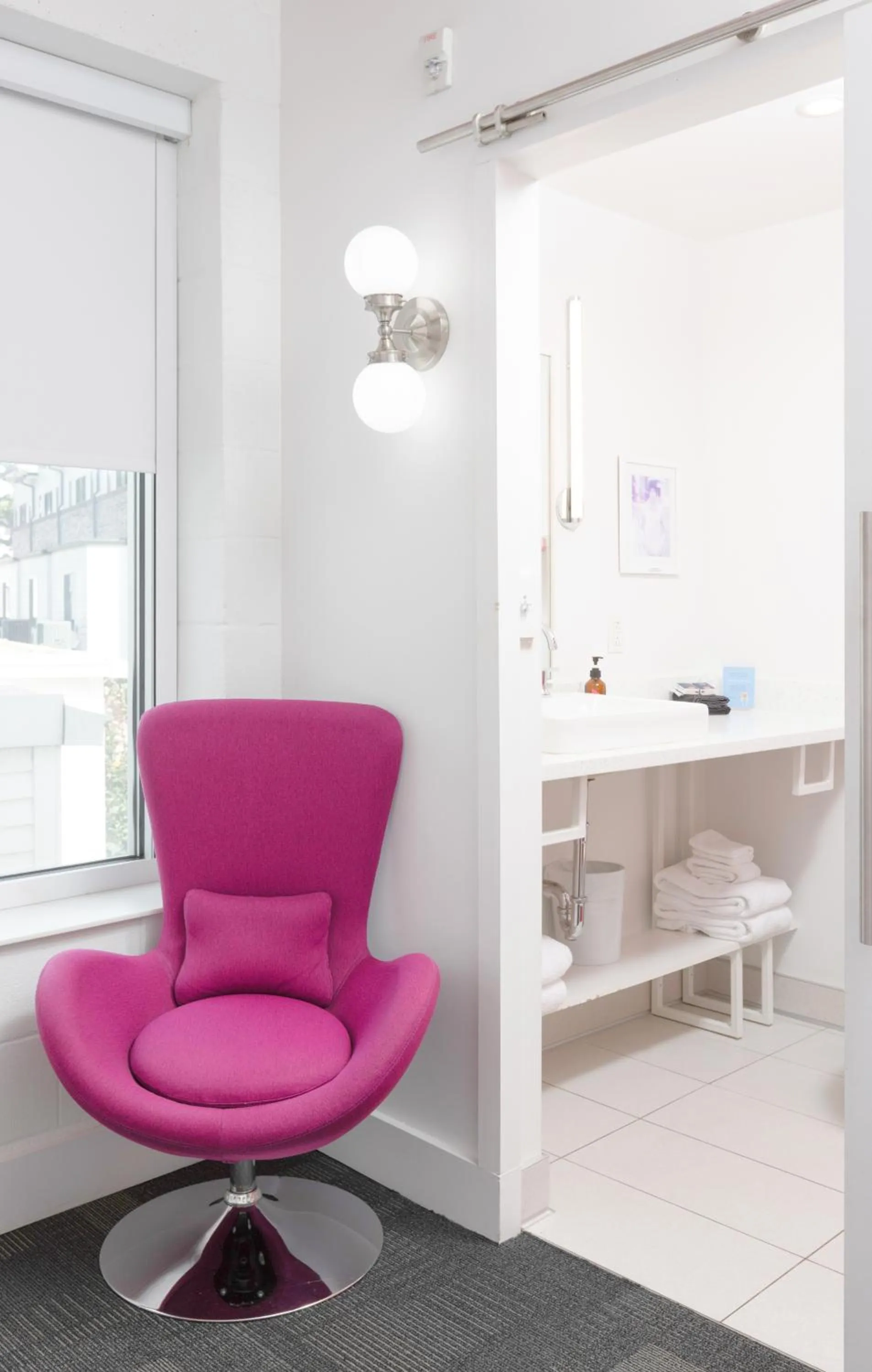 Bedroom in The Gallatin