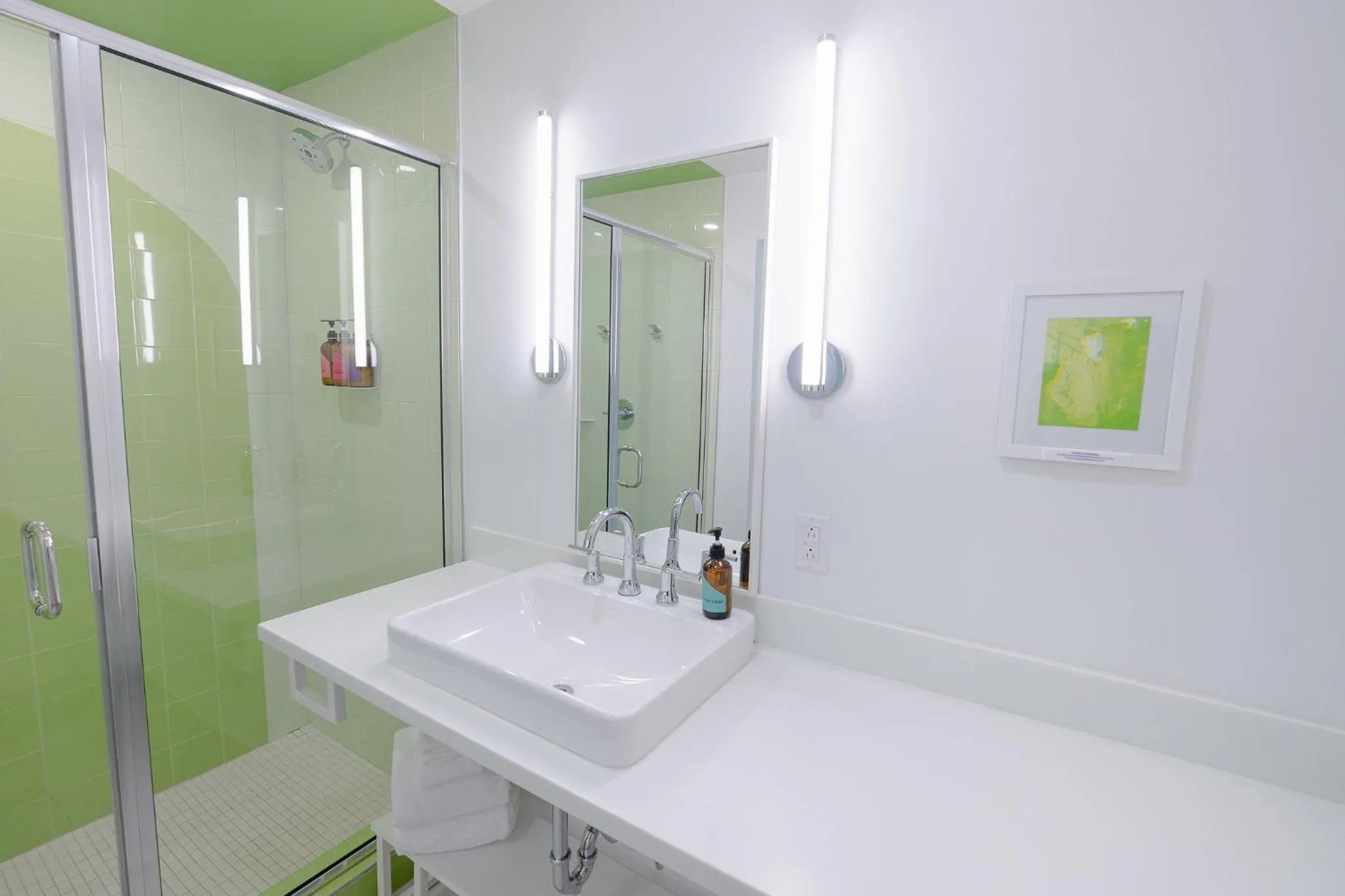 Shower in The Gallatin