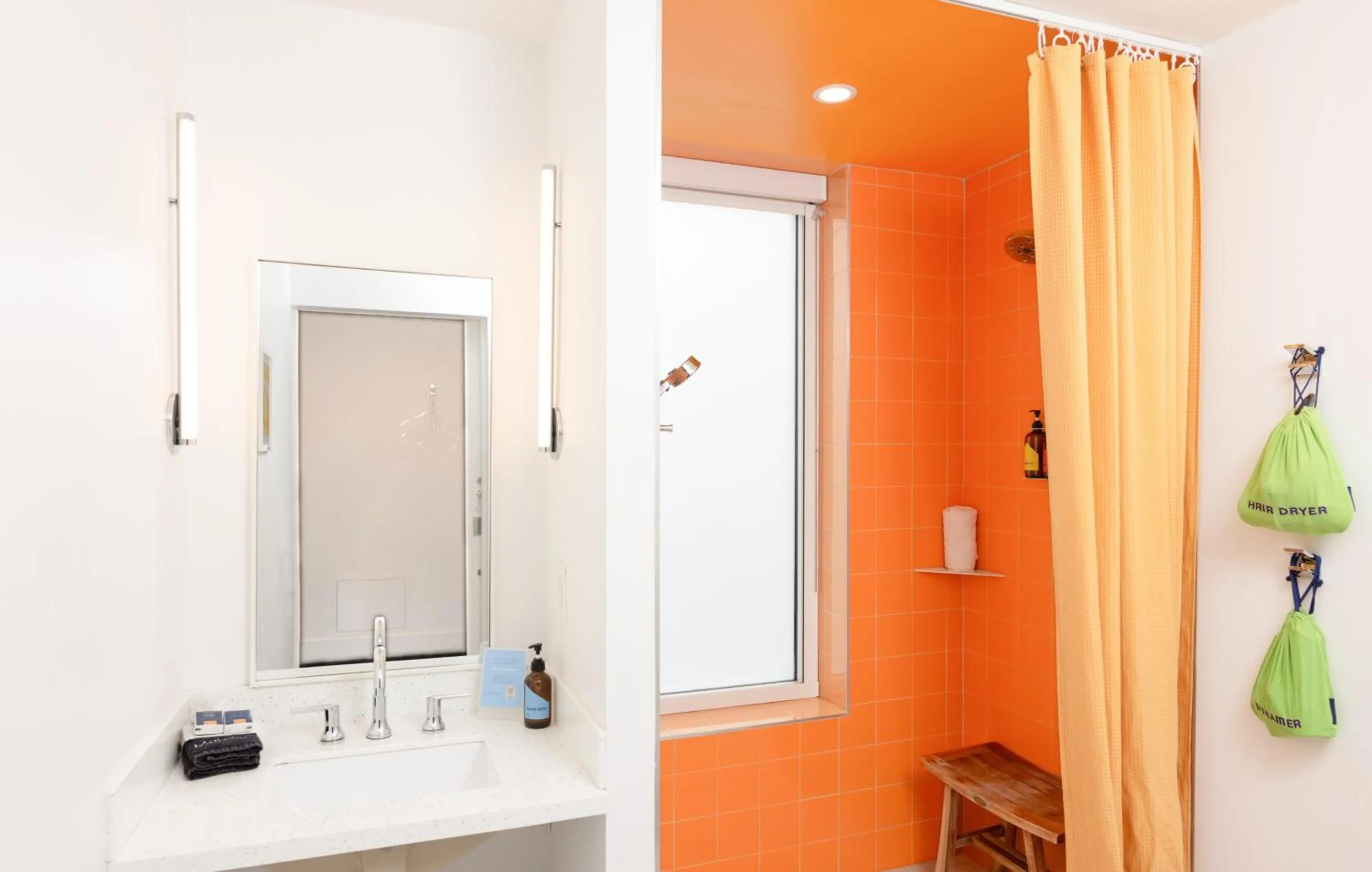 Shower in The Gallatin