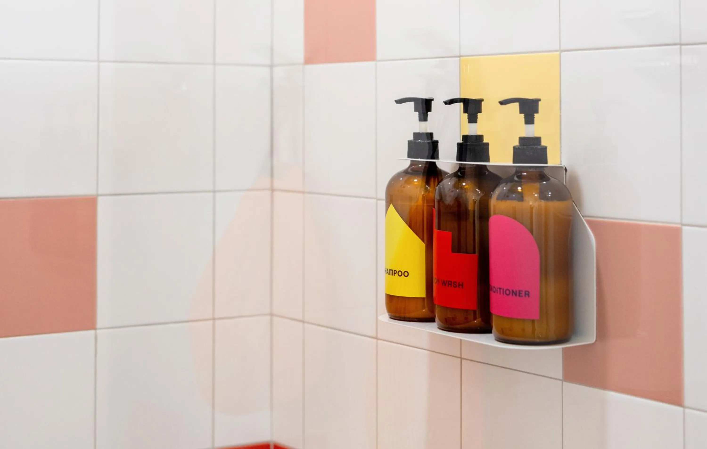 Shower in The Gallatin