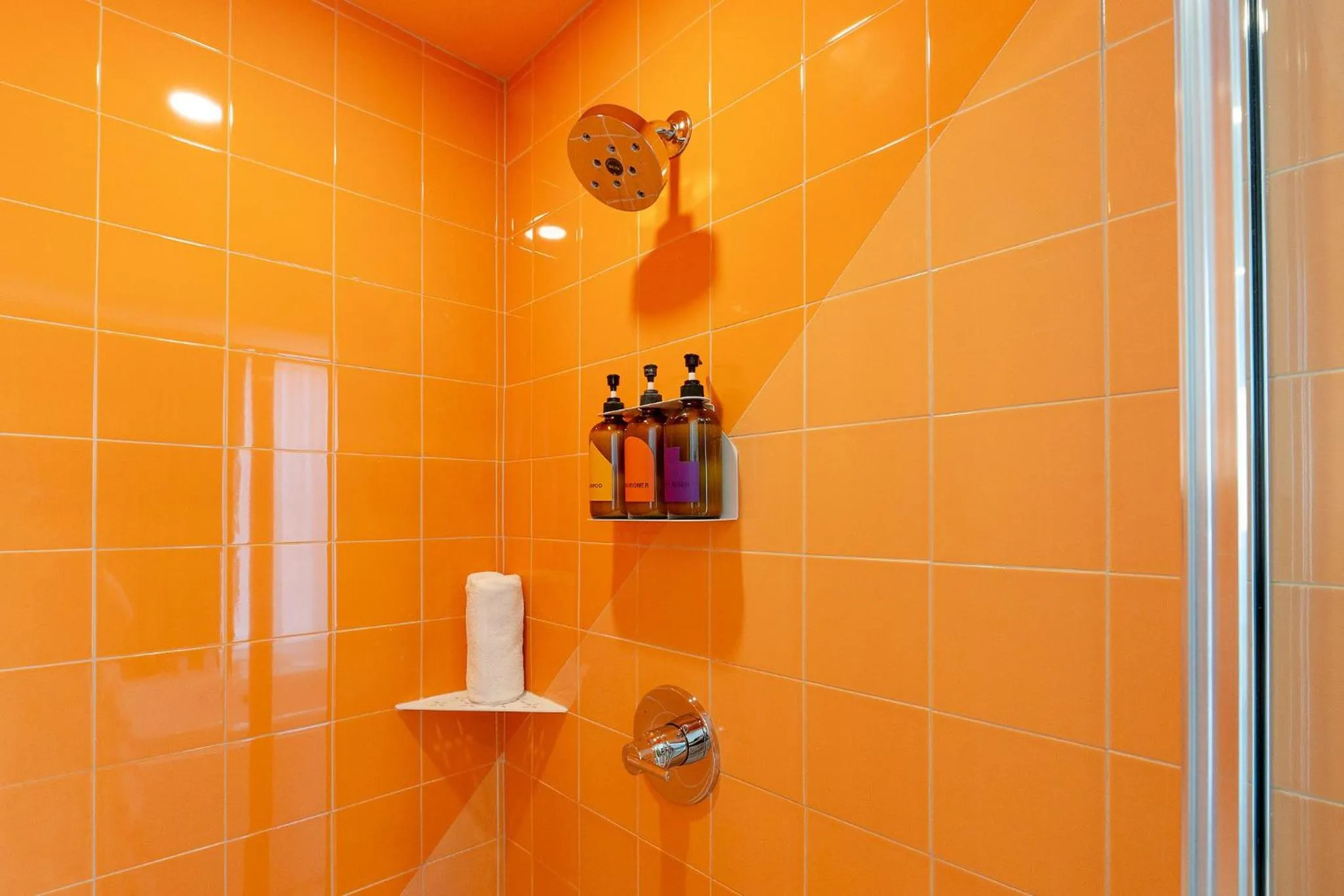 Shower in The Gallatin