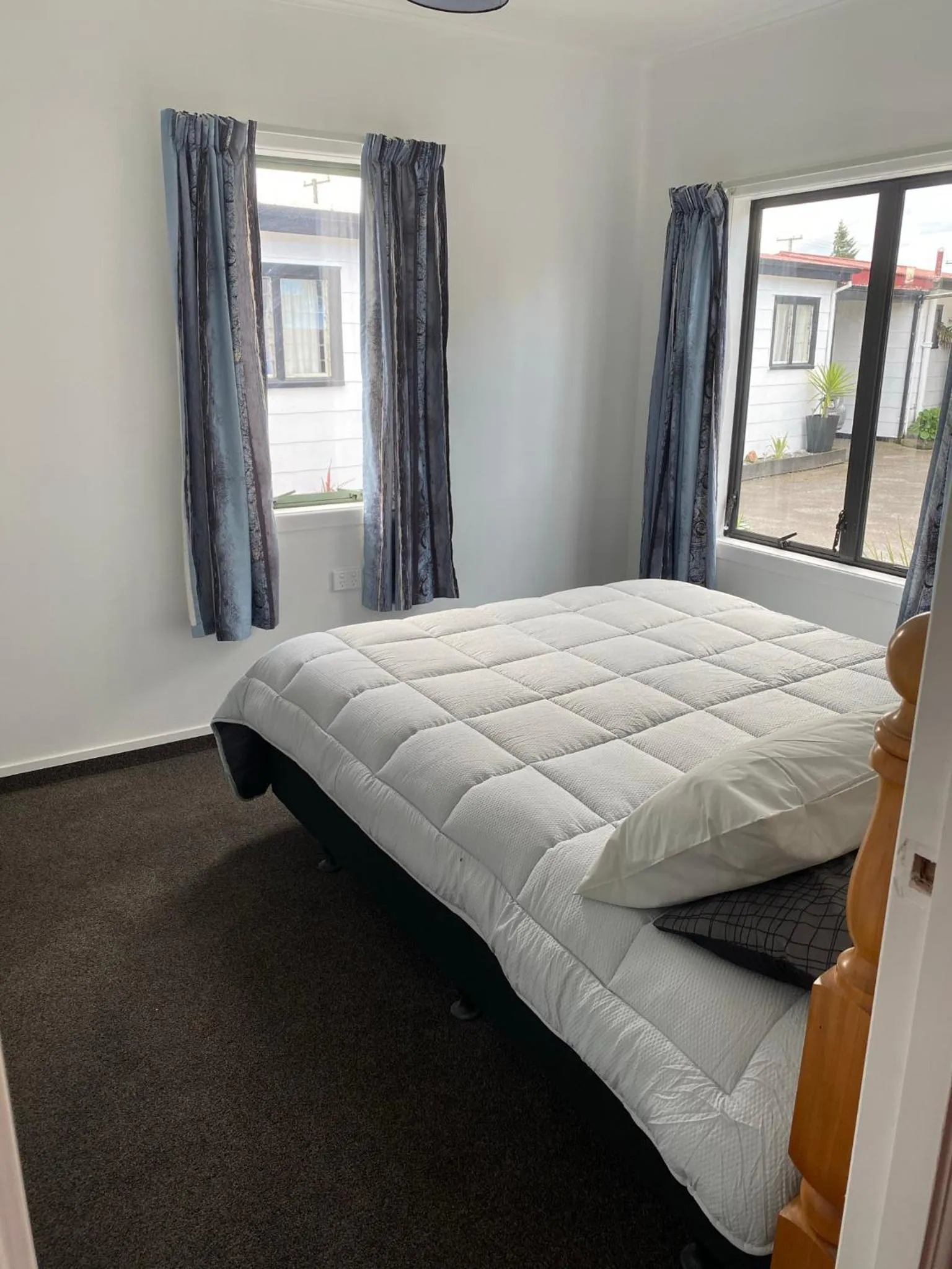 Bed in Windsor Motel