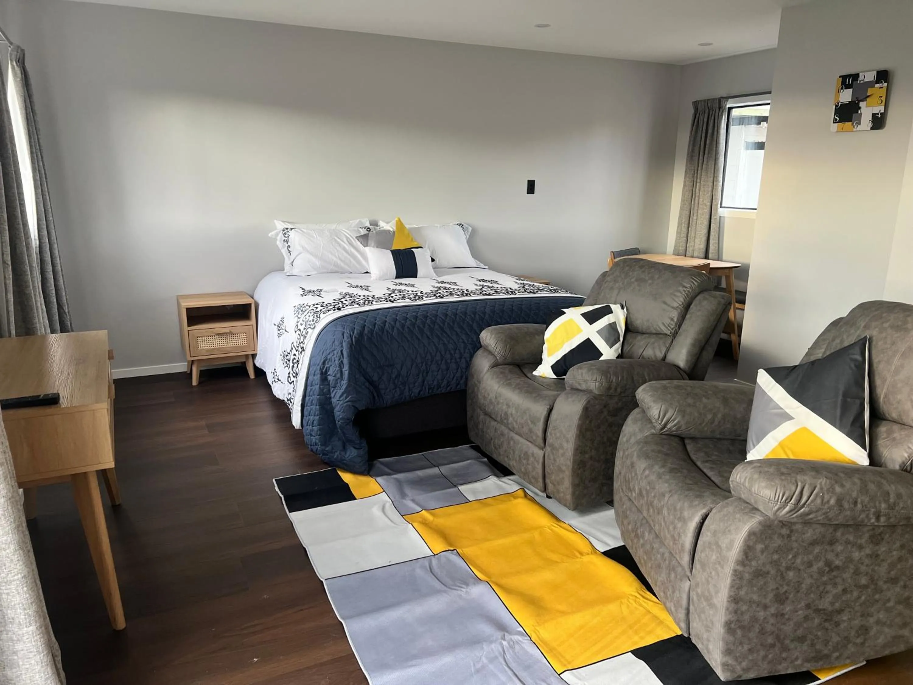 Bed in Windsor Motel