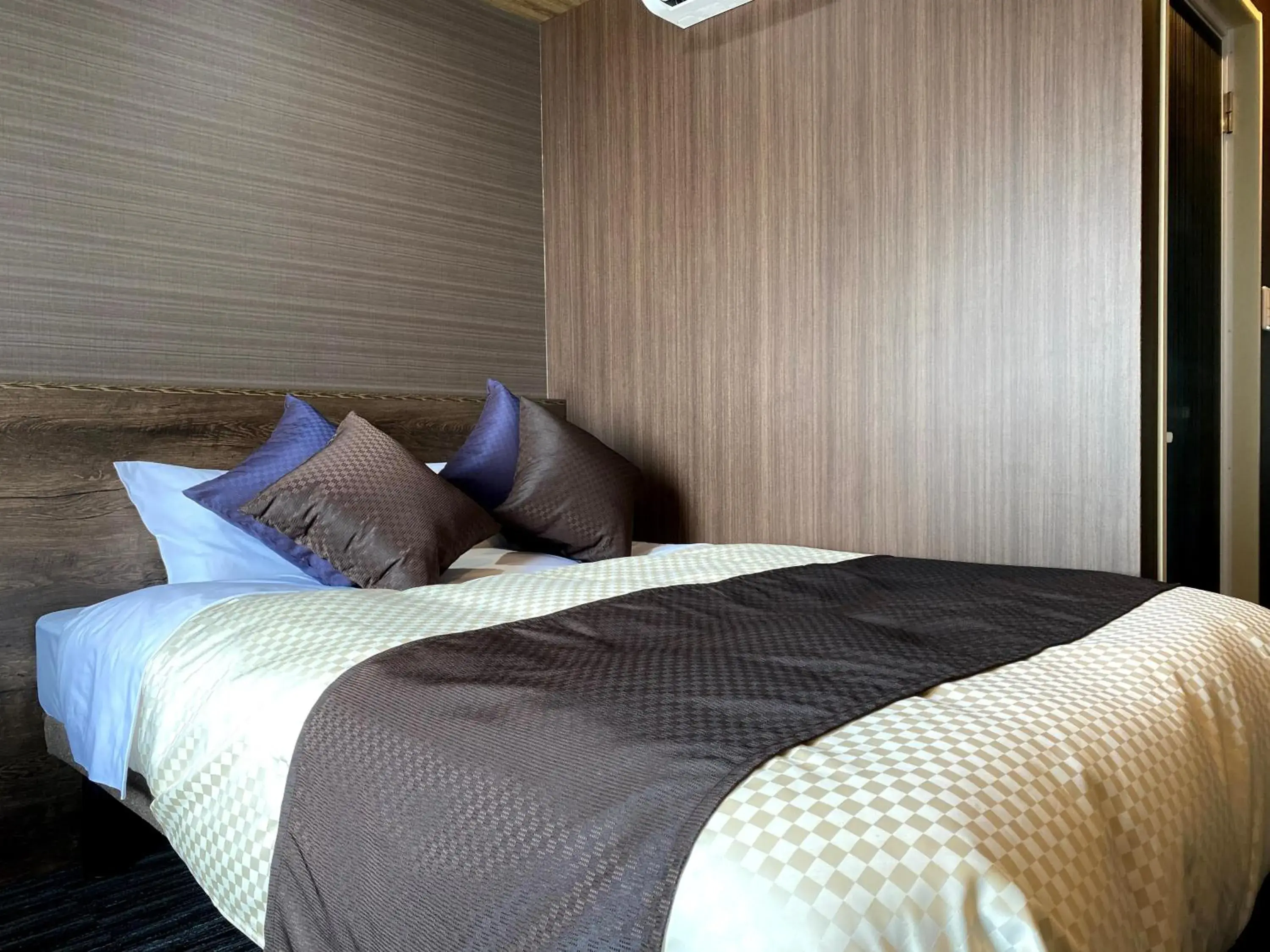 Bed in The CELECTON Abeno-Matsubara Ekimae Bed in The CELECTON Abeno-Matsubara Ekimae