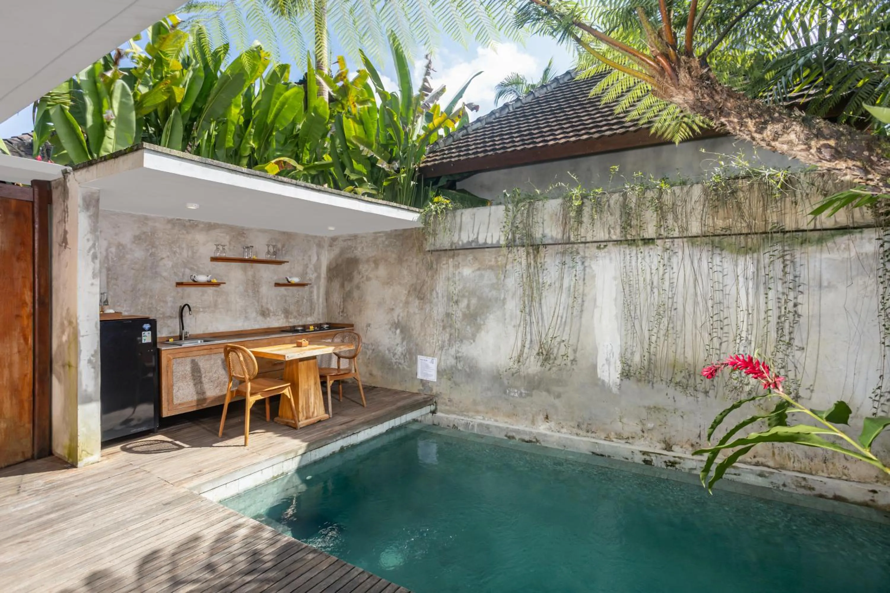 Kitchen or kitchenette in Reswaha Villas by GenuineHost