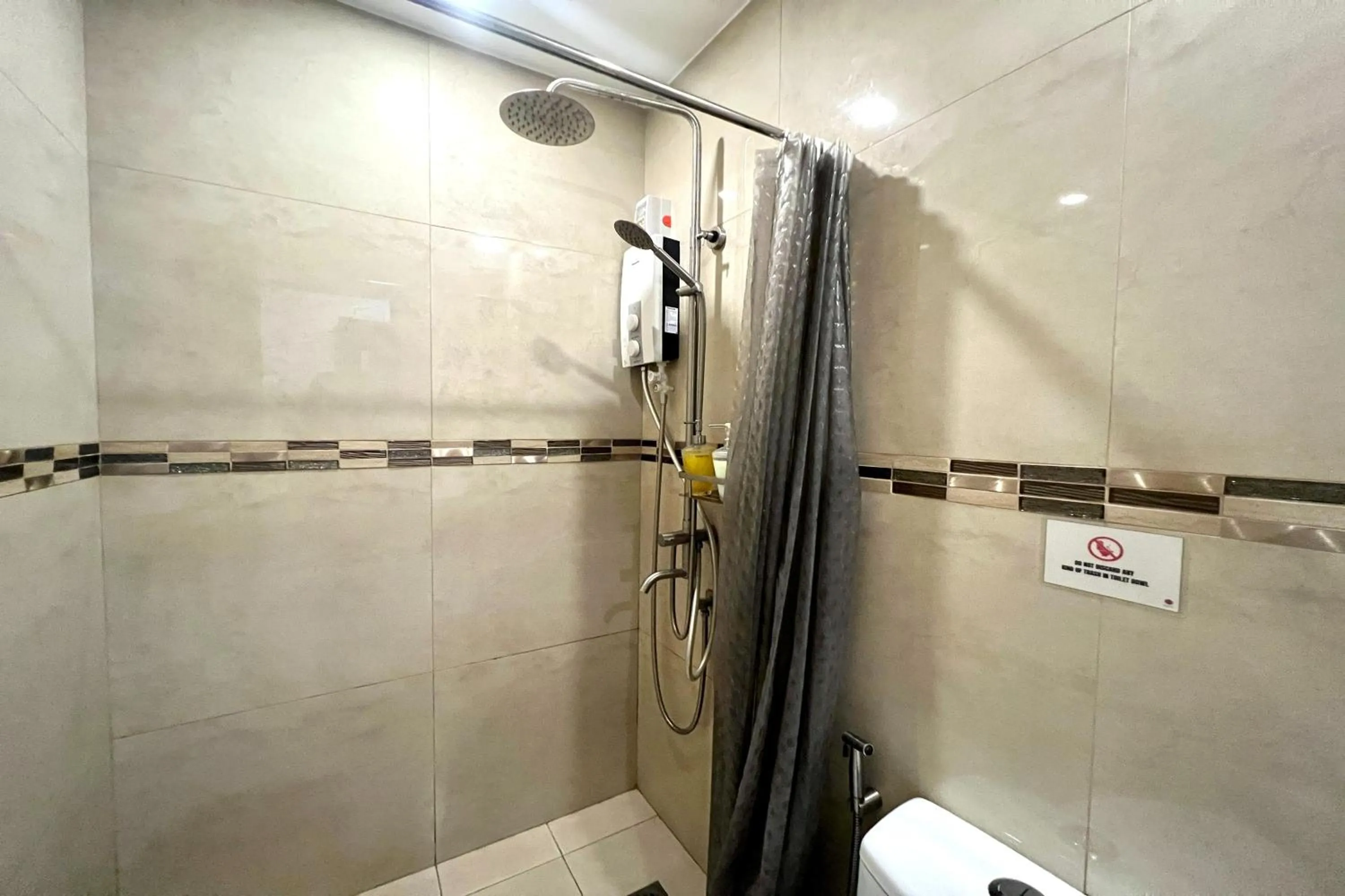 Bathroom in Khotel near T3 Airport
