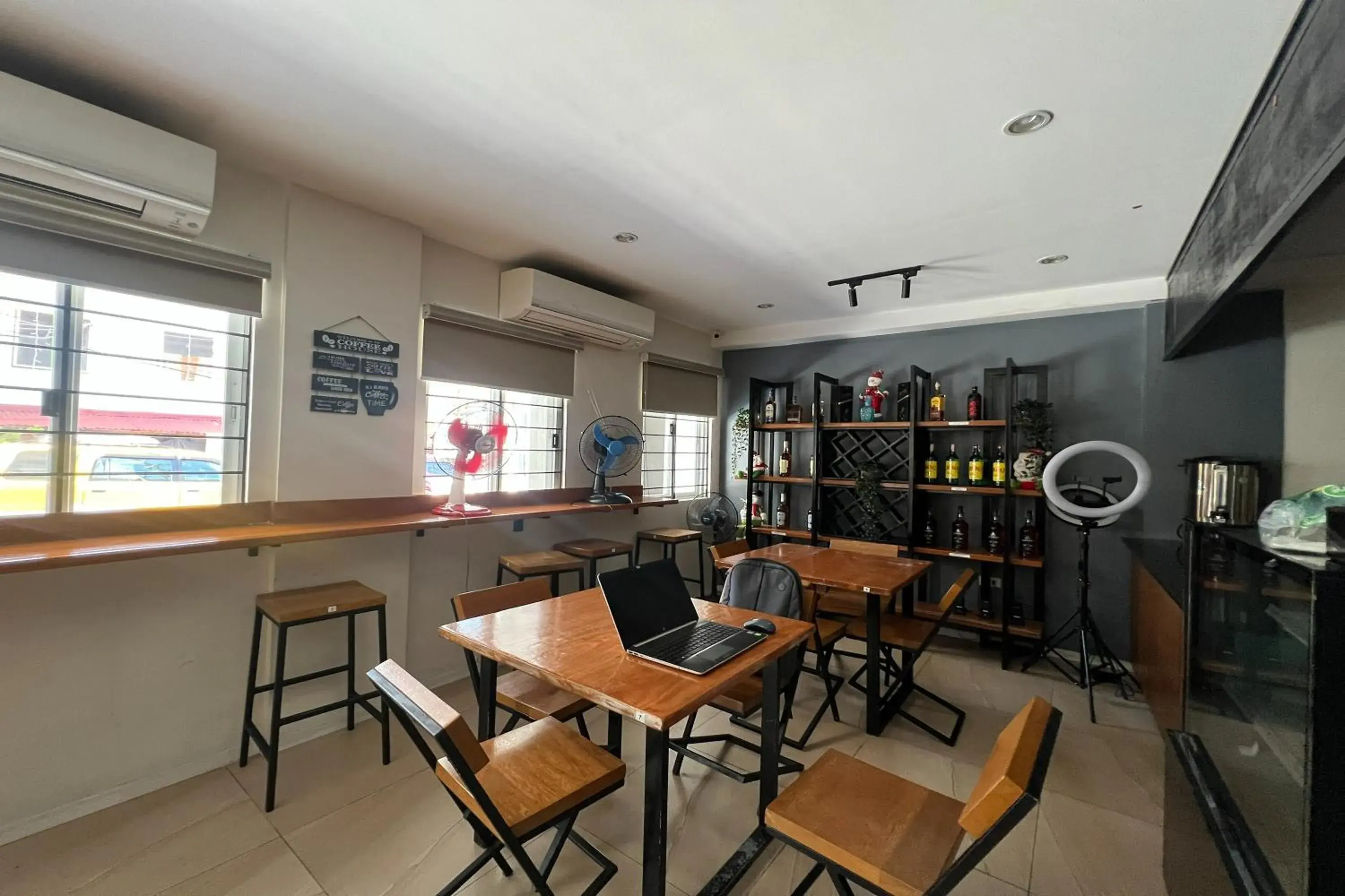 Lounge or bar in Khotel near T3 Airport Lounge or bar in Khotel near T3 Airport